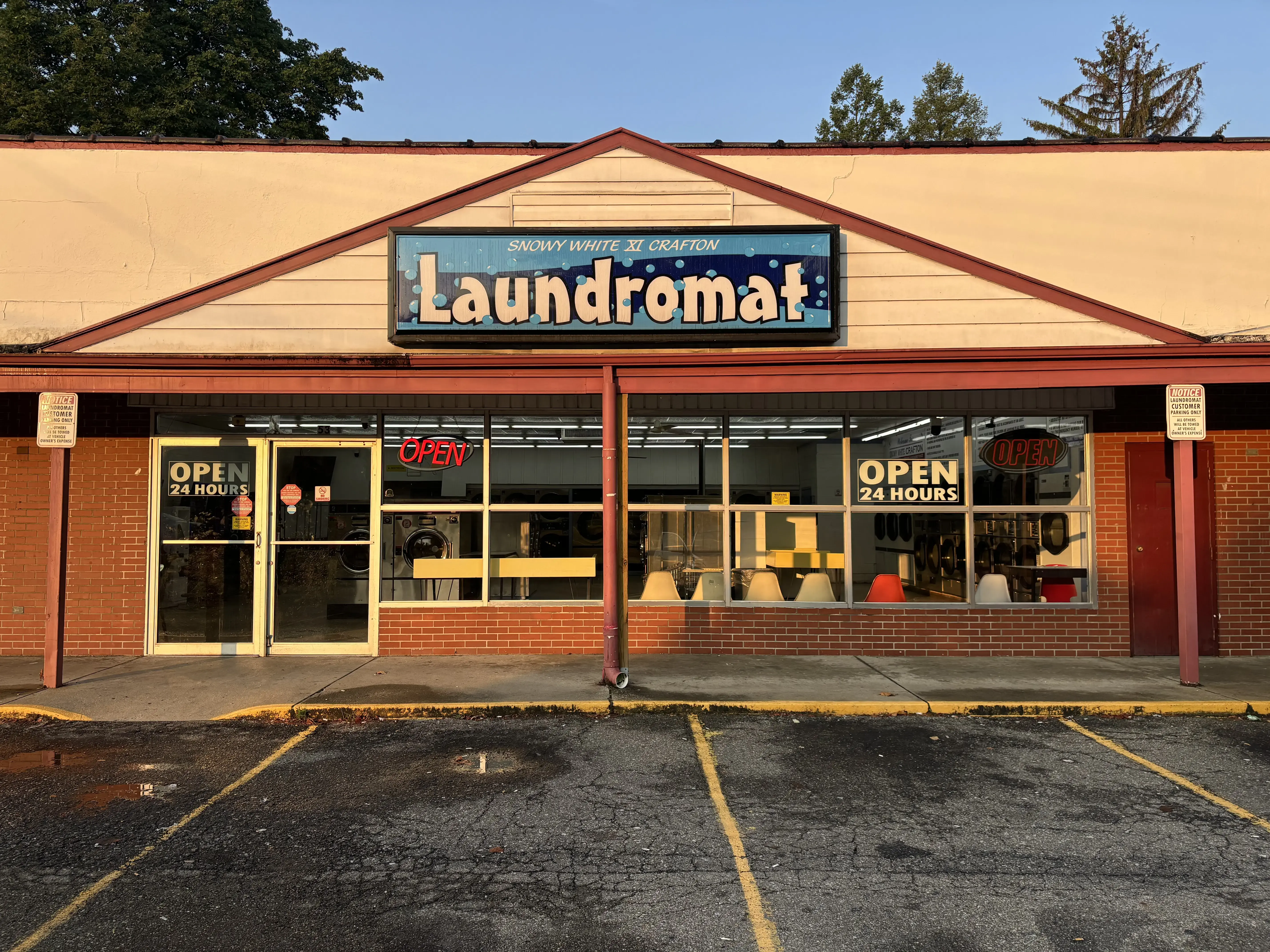Laundromat - Image 2