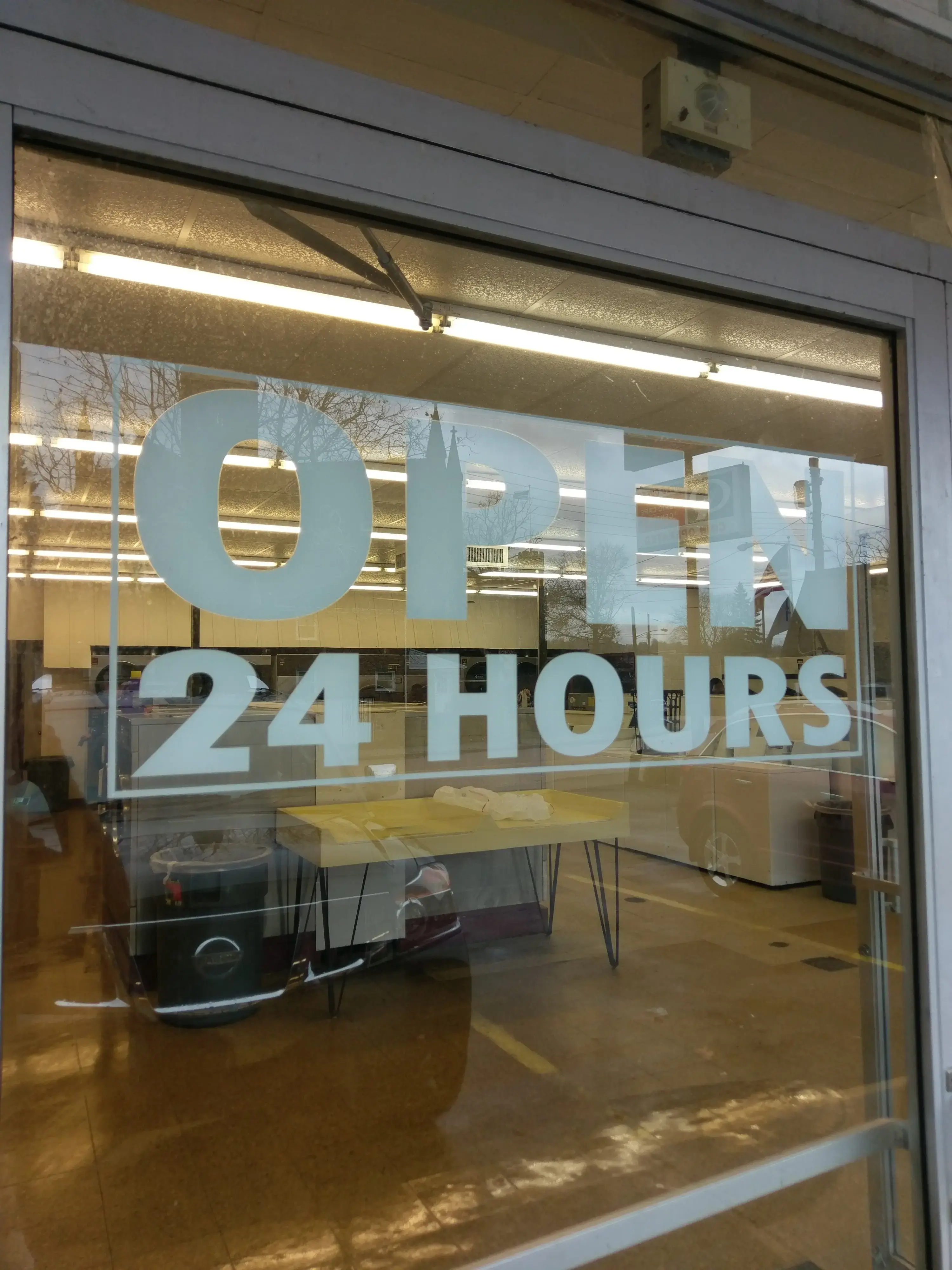 Laundromat - Image 7