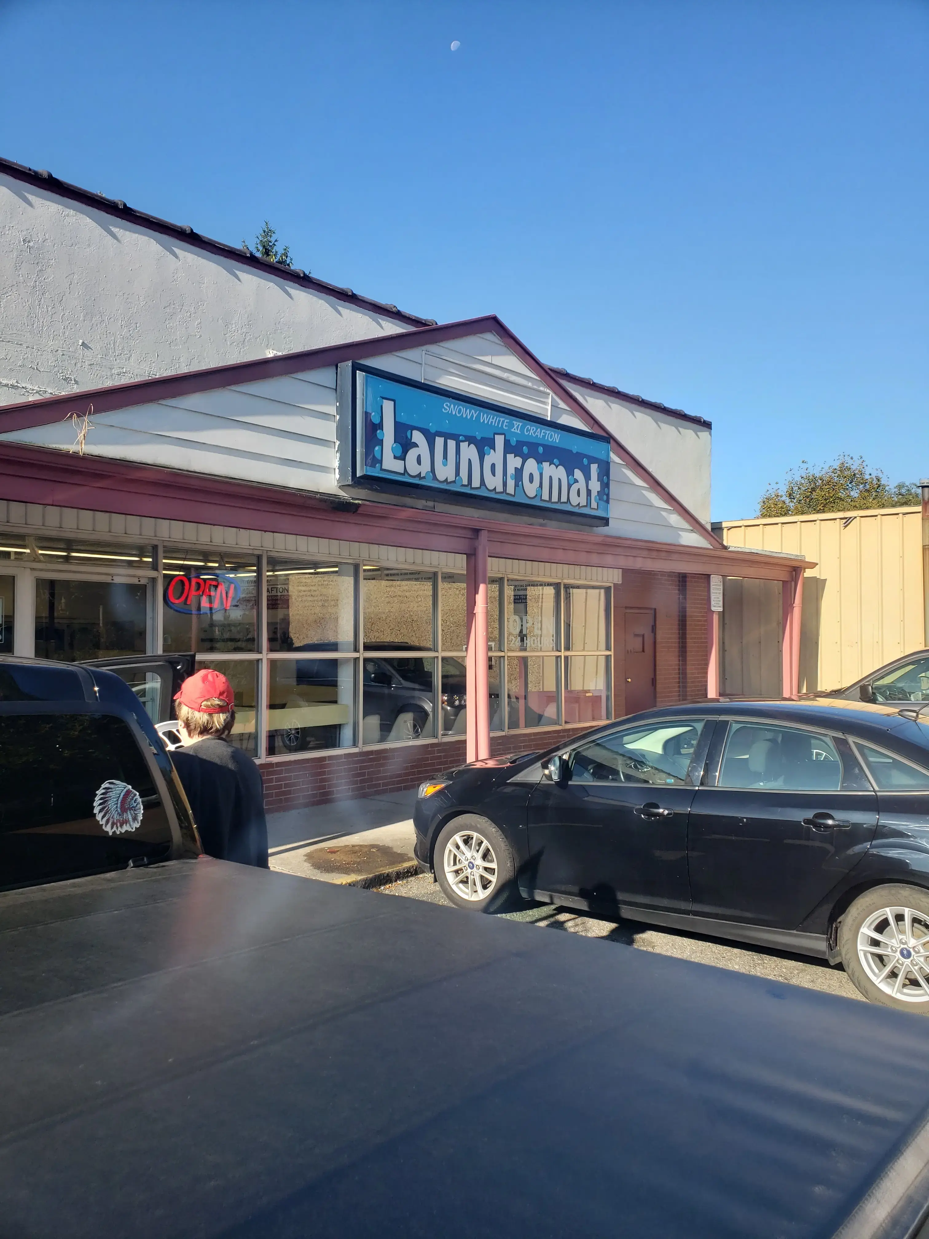 Laundromat - Image 3