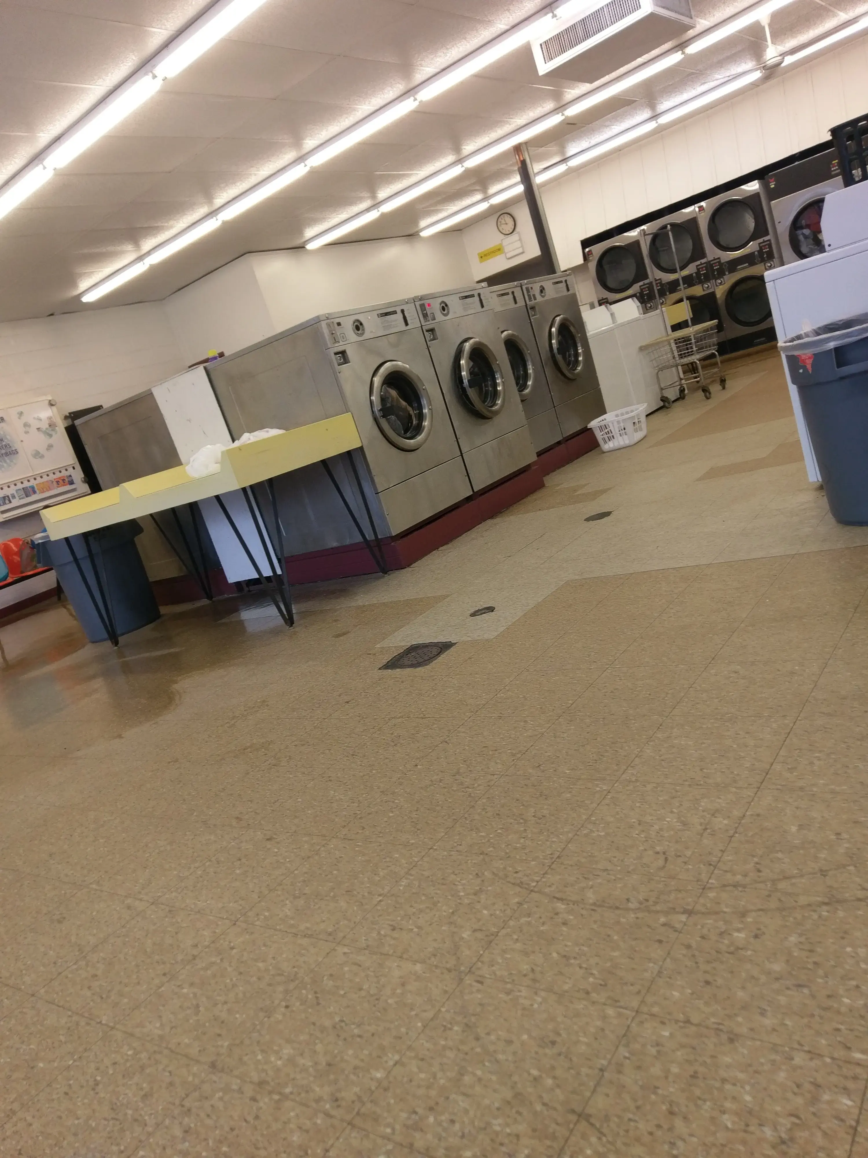 Laundromat thumbnail 11