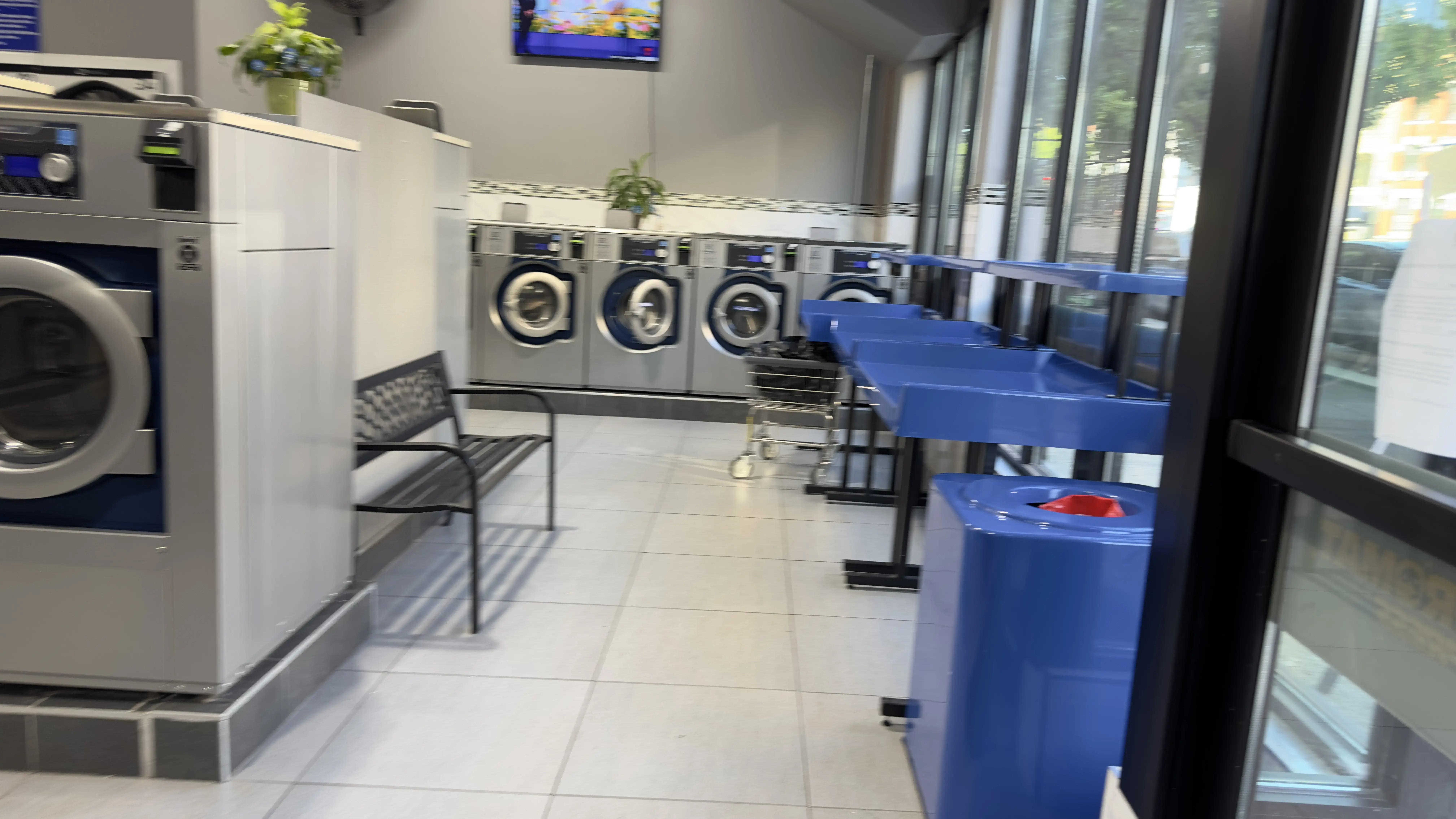 Laundromat Express - Image 11
