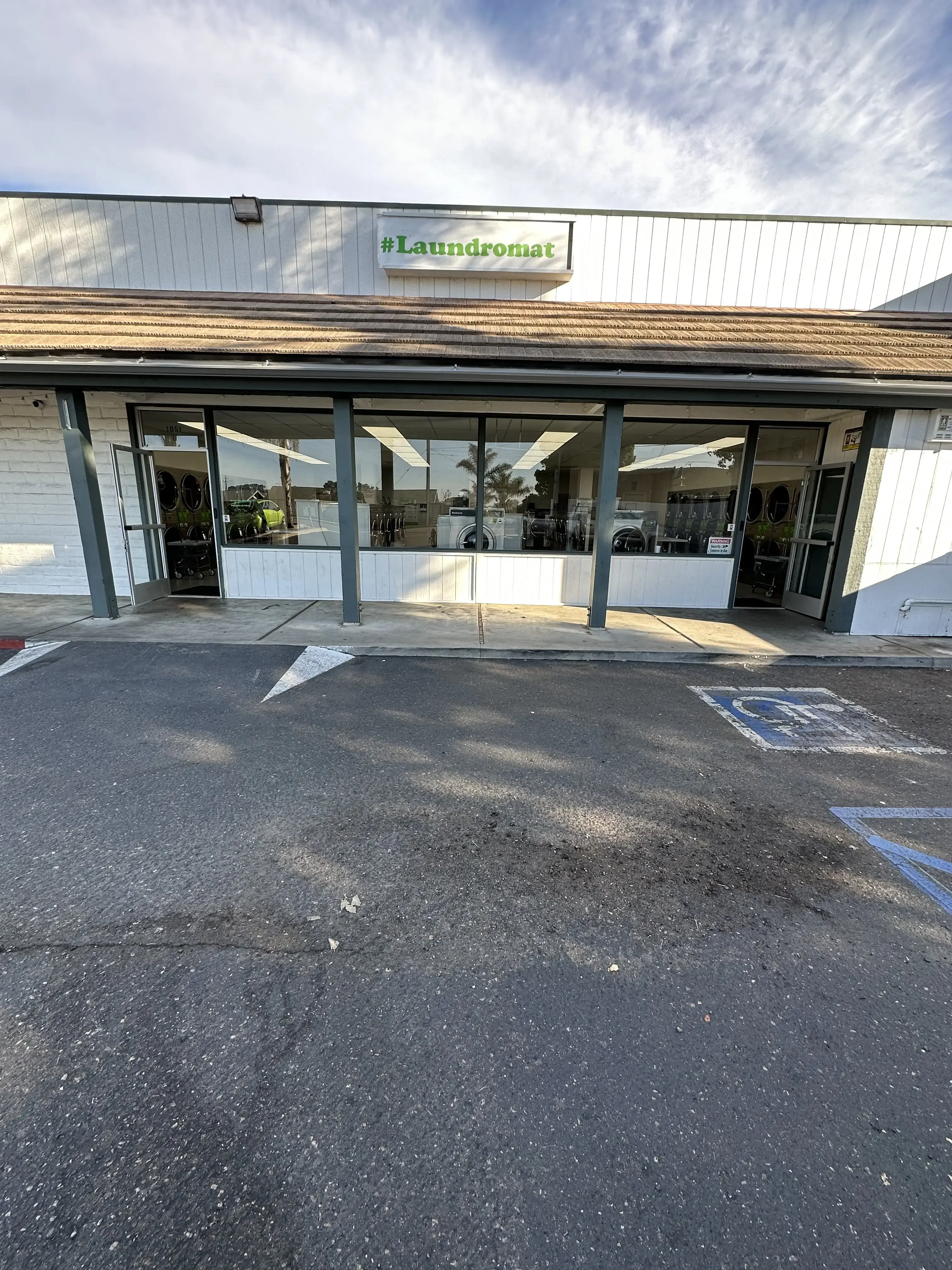 #Laundromat - Image 11