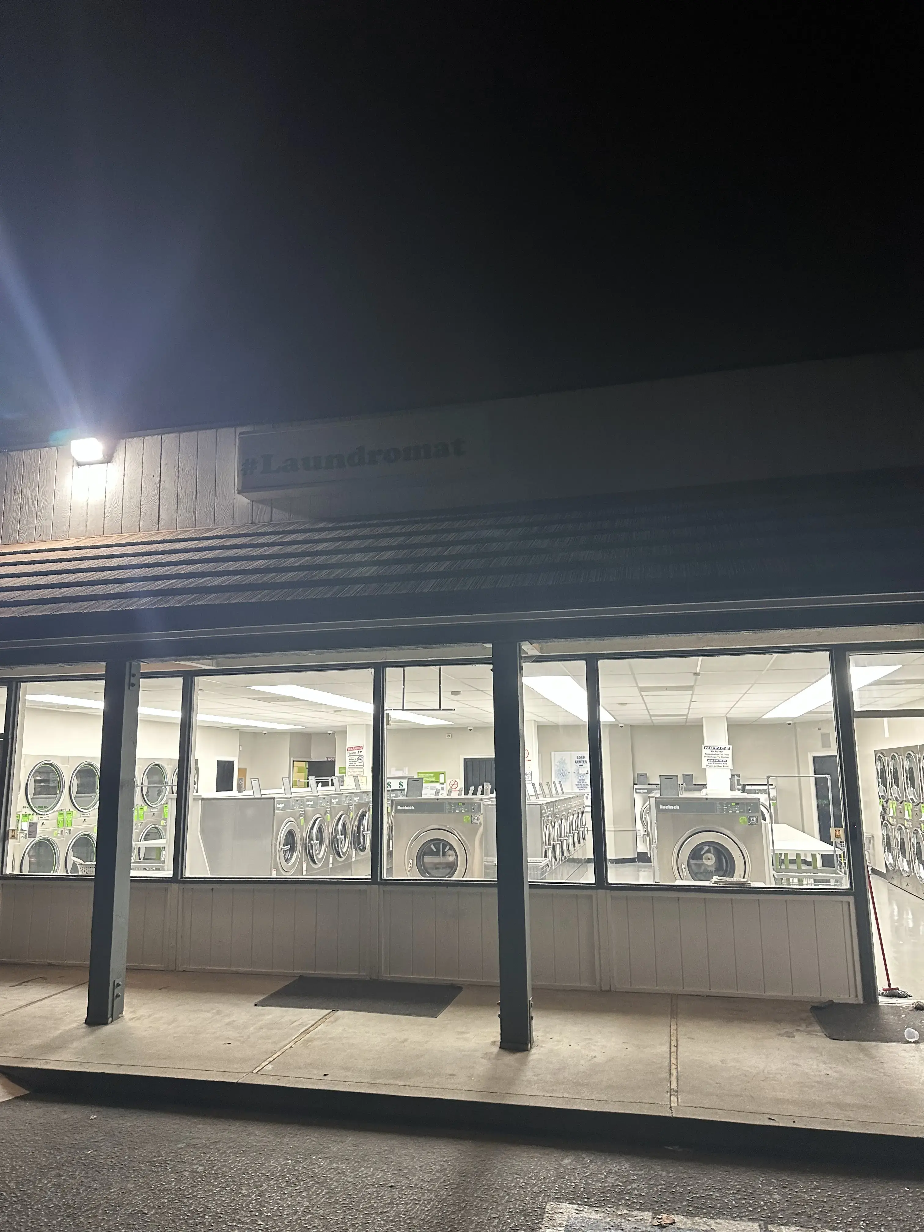 #Laundromat - Image 19