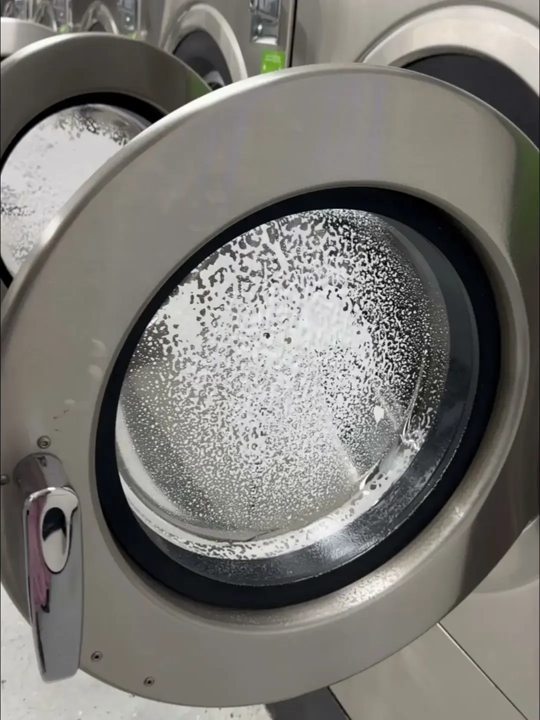 #Laundromat - Image 16