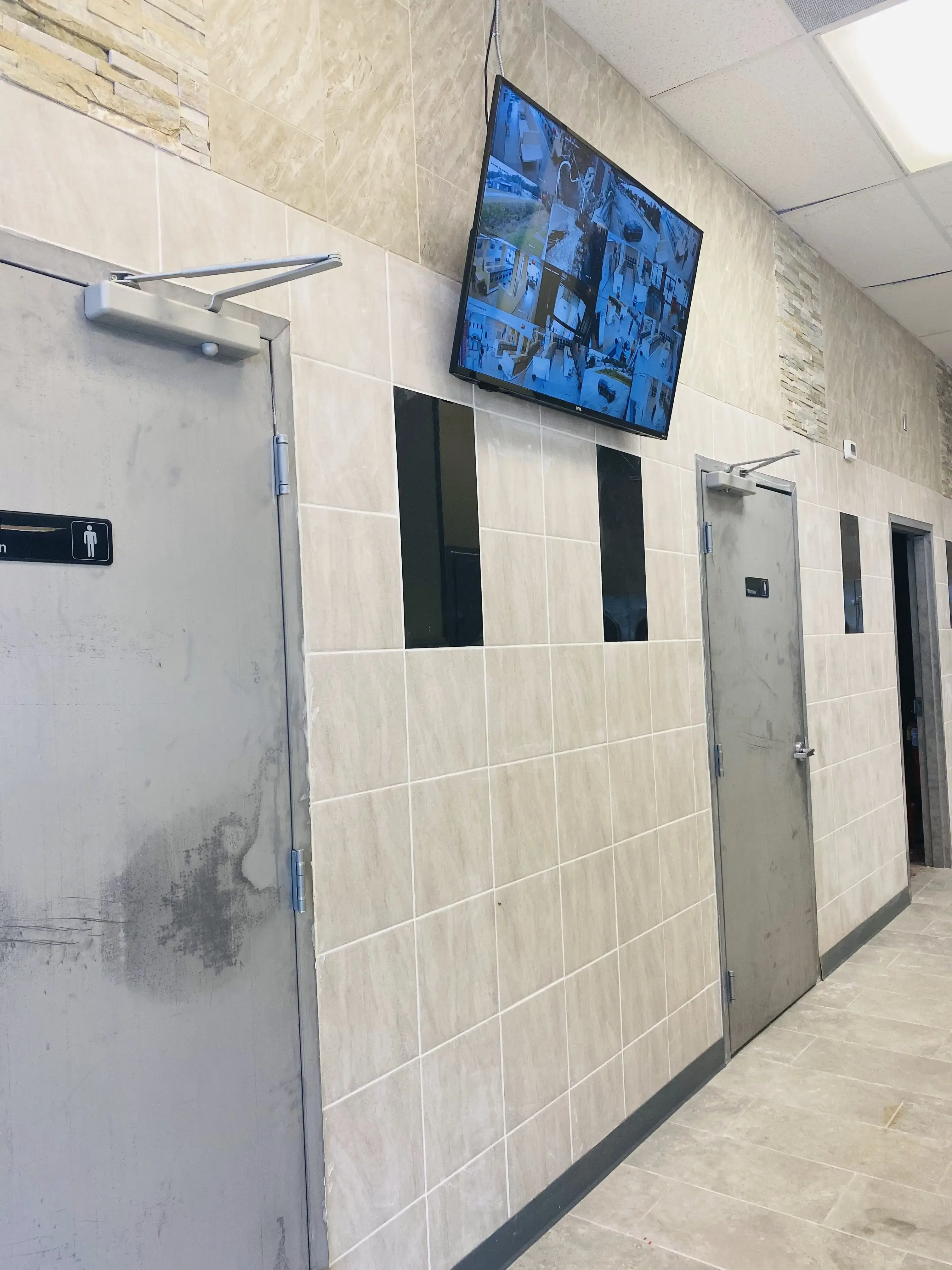 Laundromat - Image 7