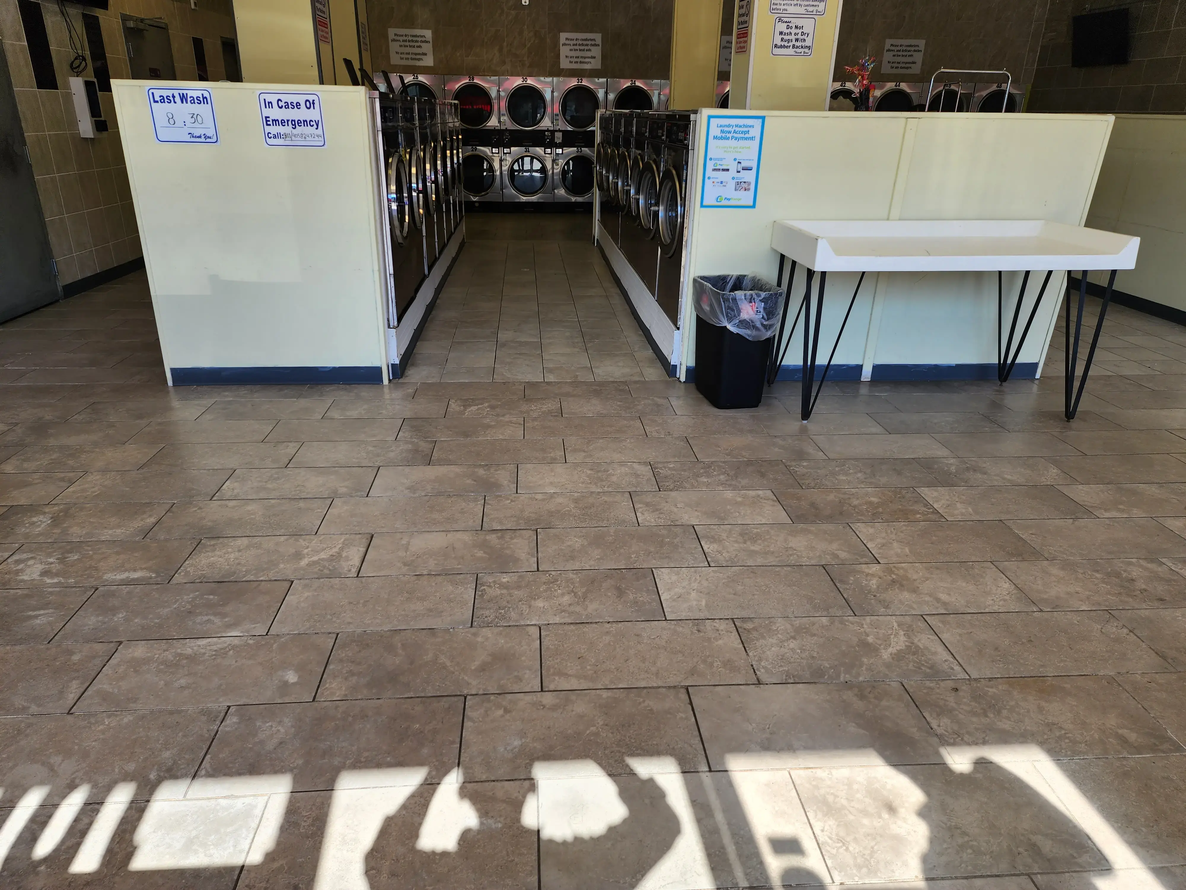 Laundromat thumbnail 10