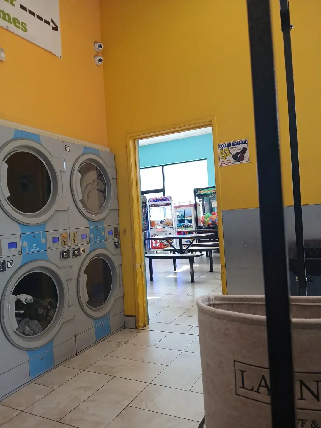 Laundromat In Compton - Image 2