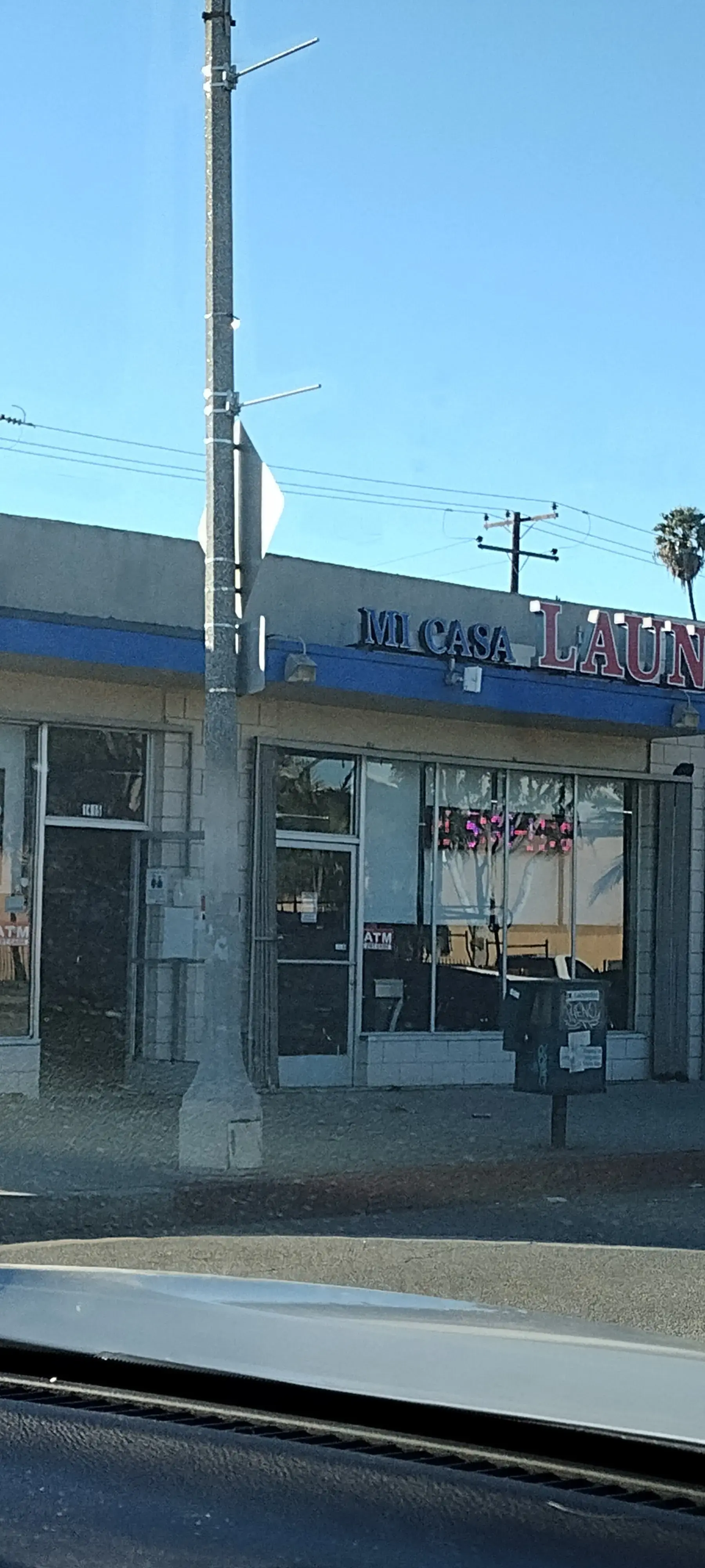 Laundromat In Compton thumbnail 6