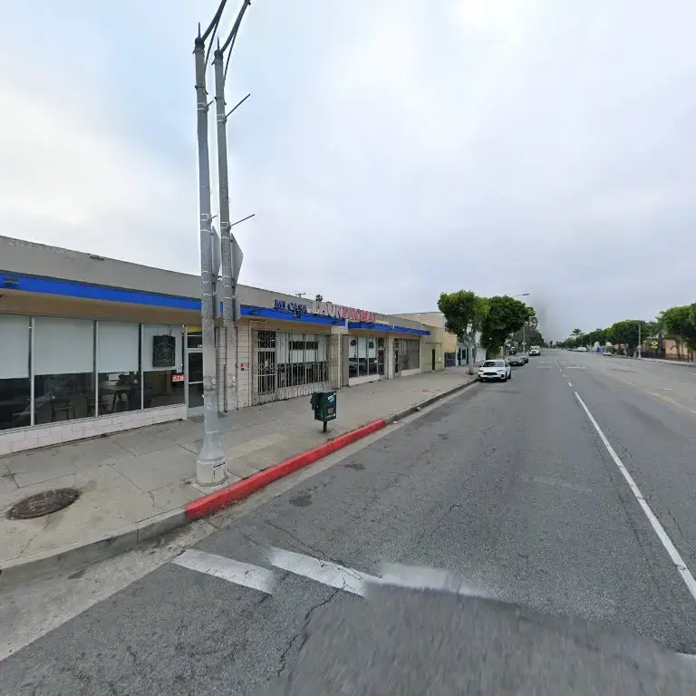 Laundromat In Compton - Image 12