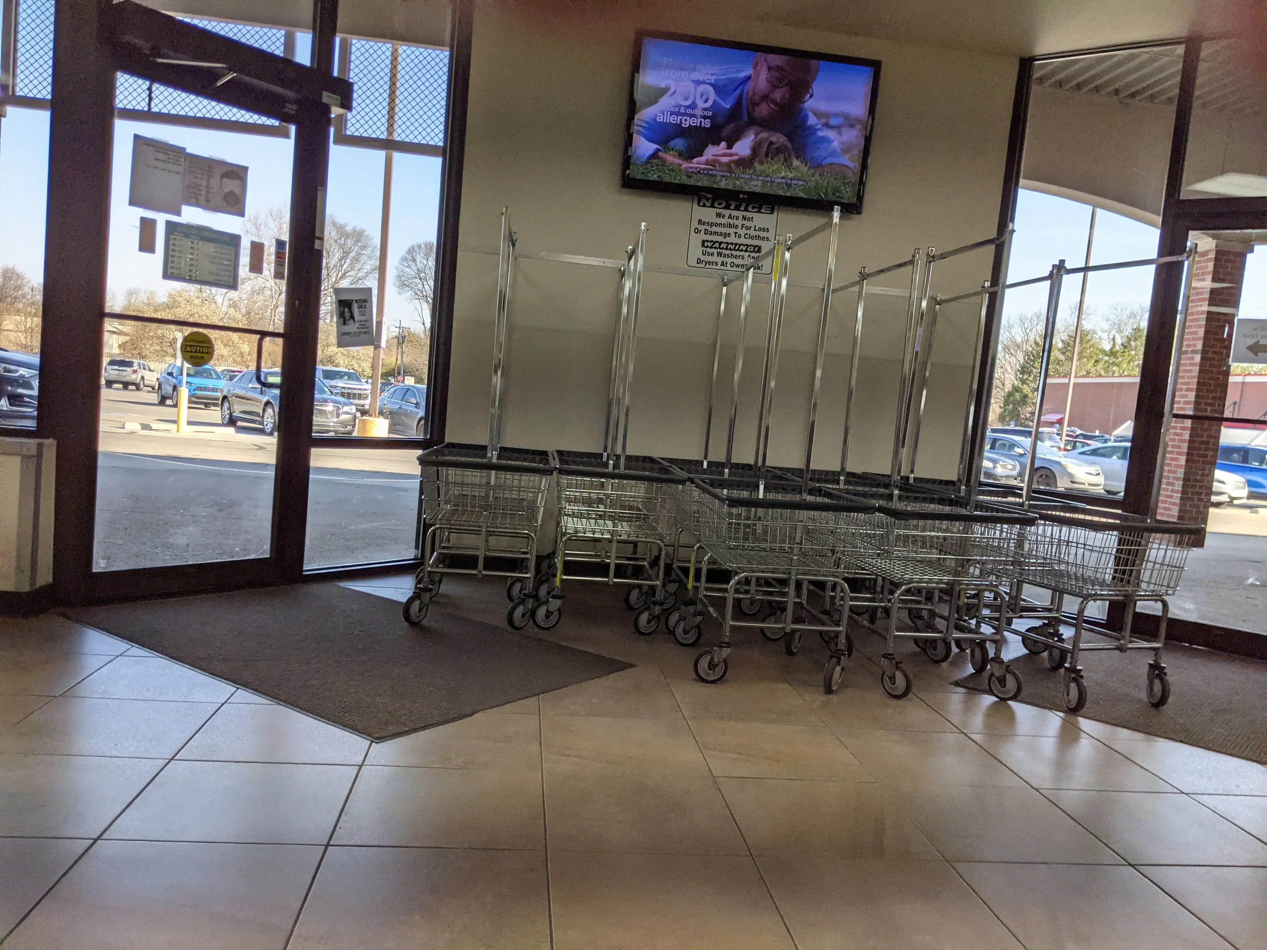 Laundromat - Image 10