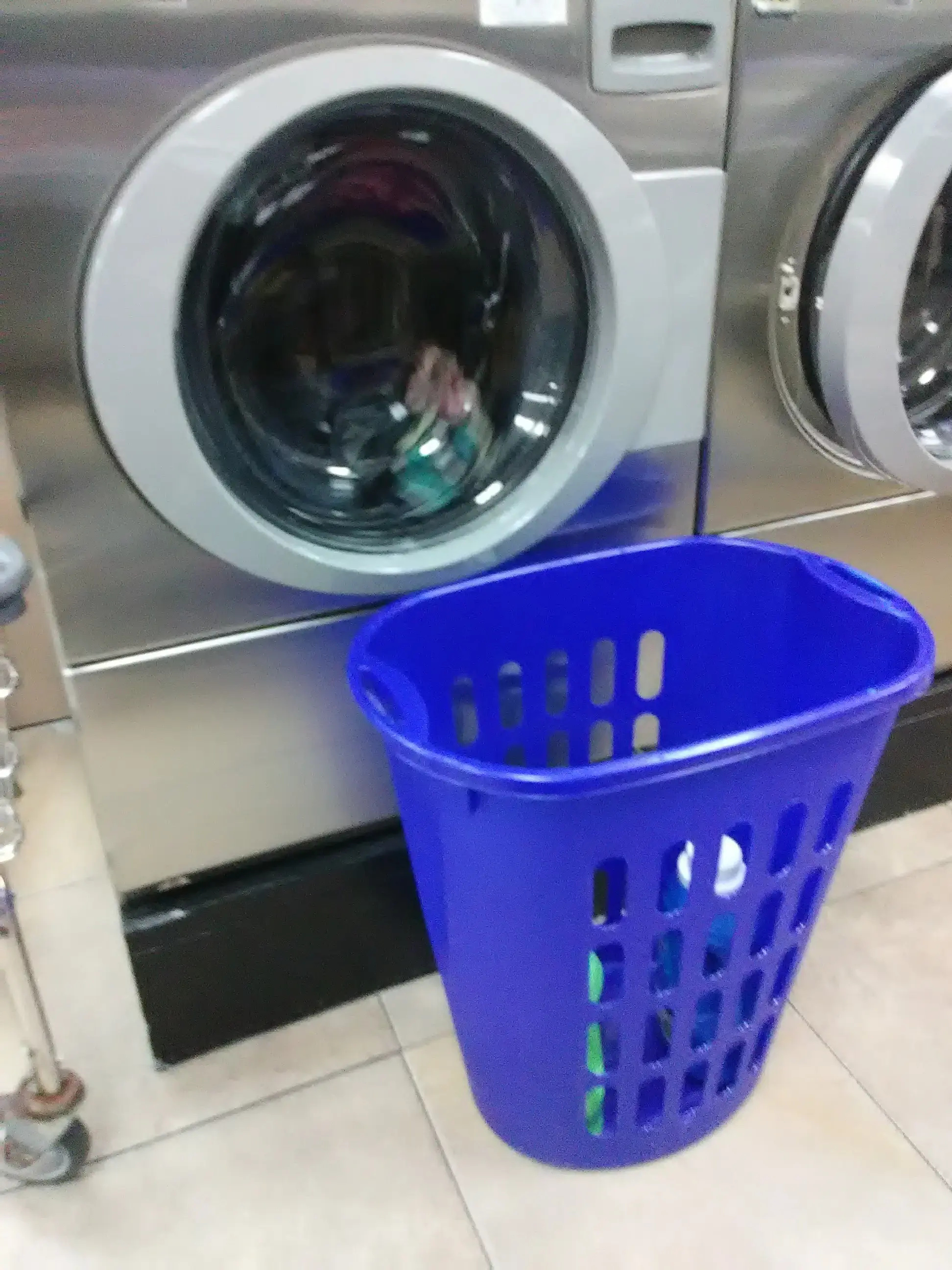 Laundromat thumbnail 8
