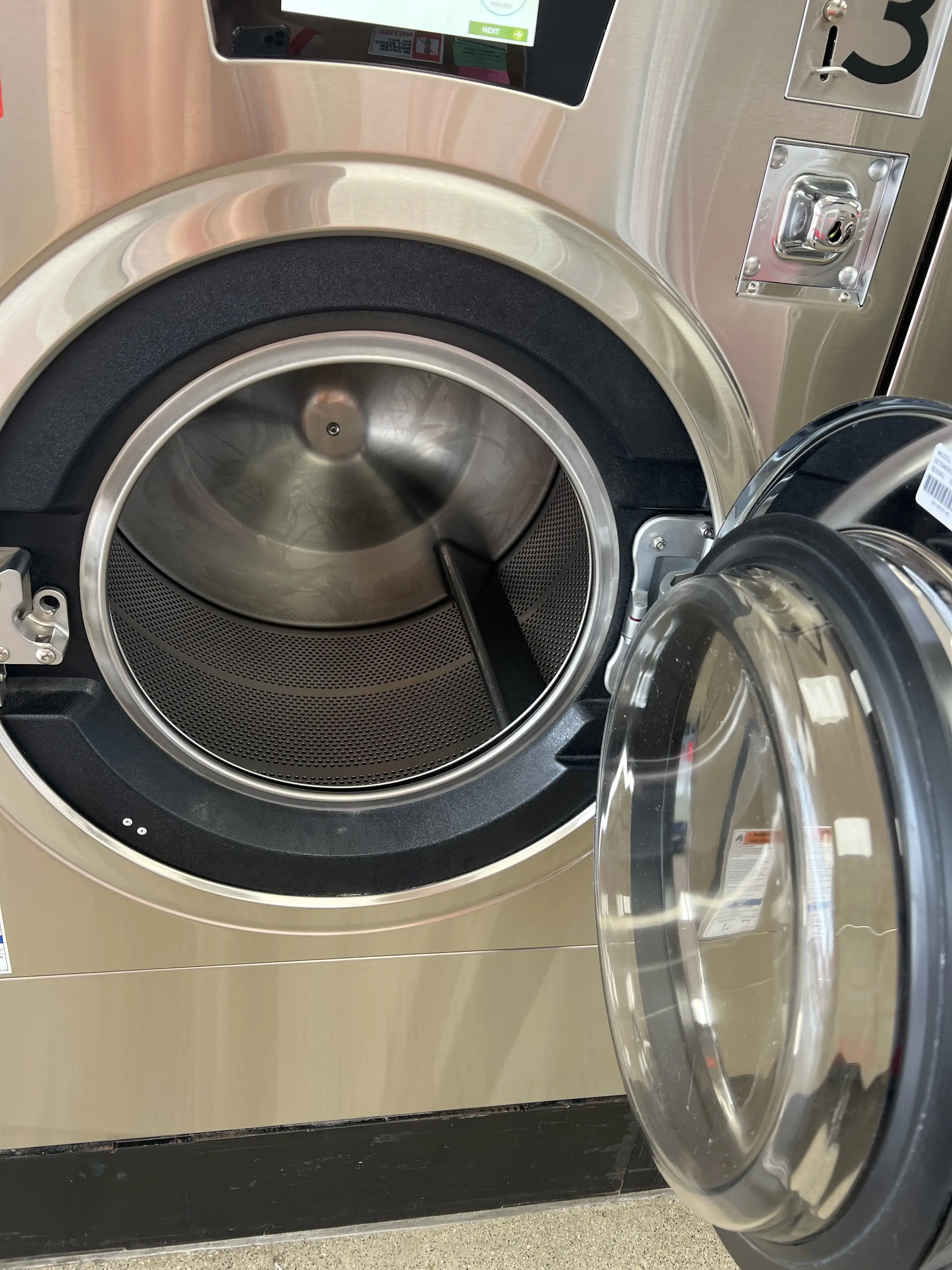 Laundromat llc thumbnail 6