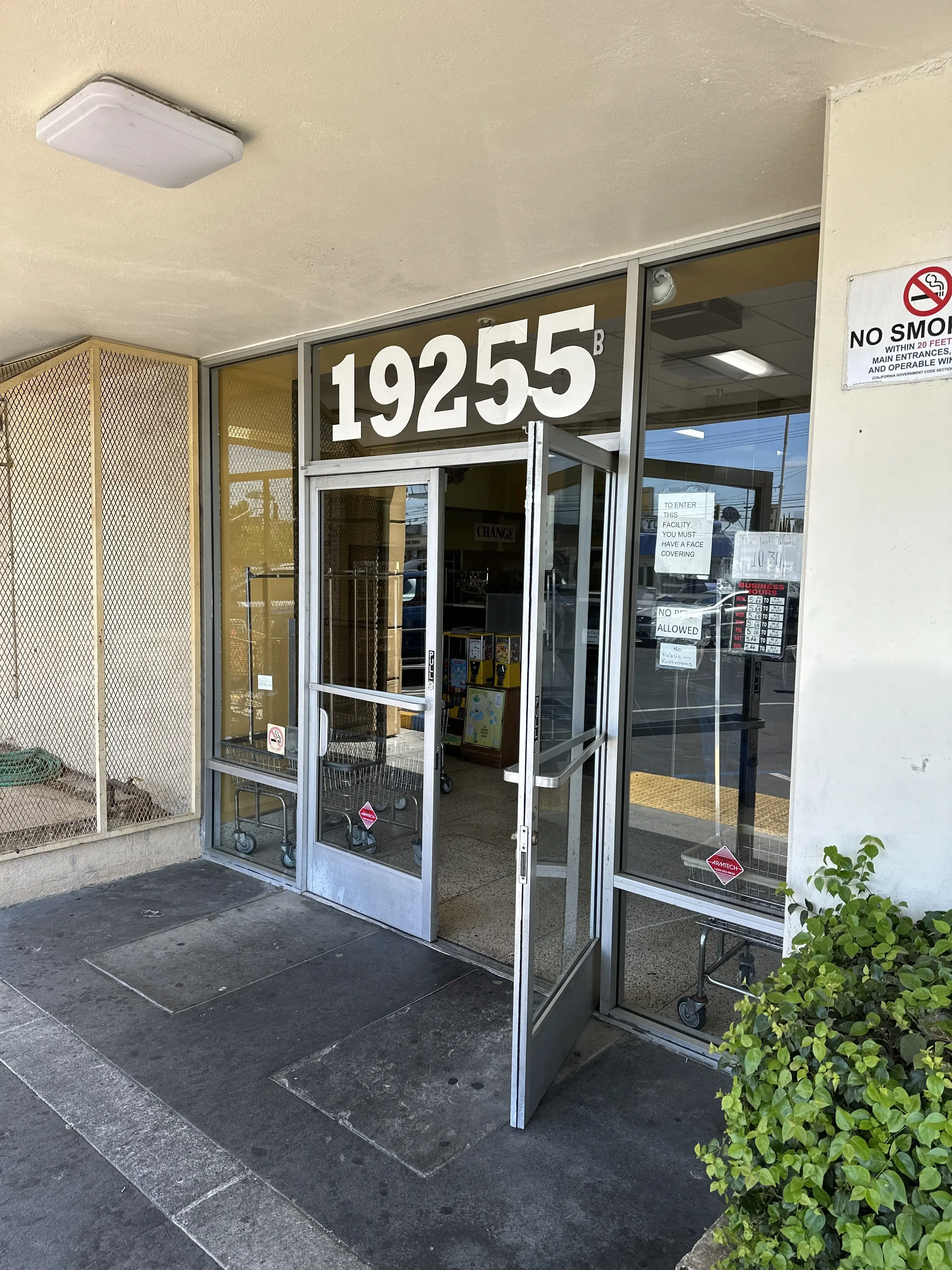 Laundromat of Tampa thumbnail 12