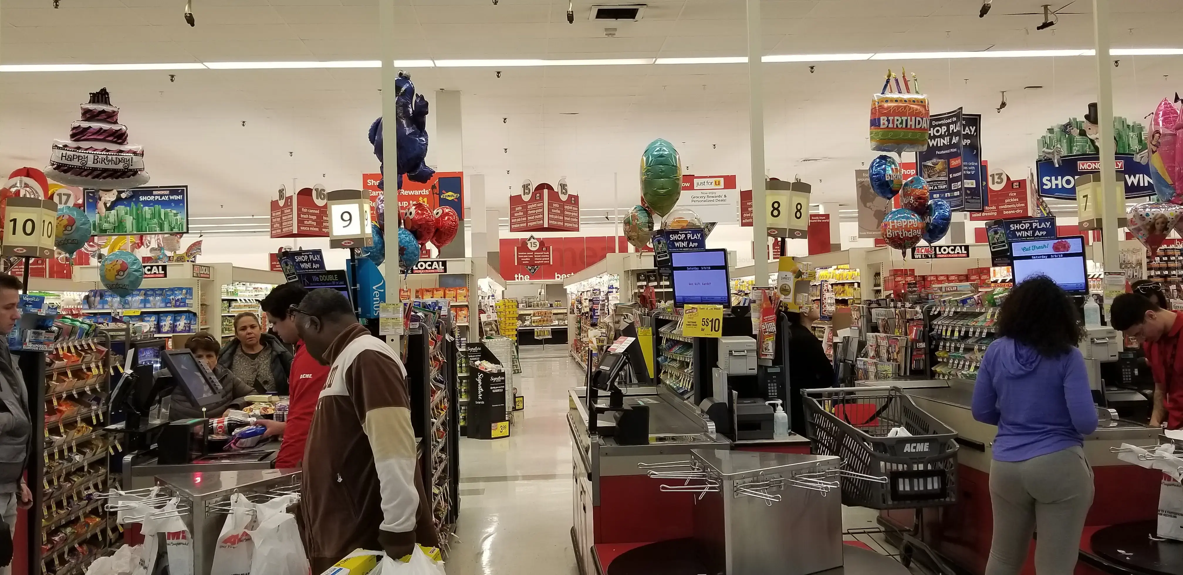 Laundromat On the Mall thumbnail 8