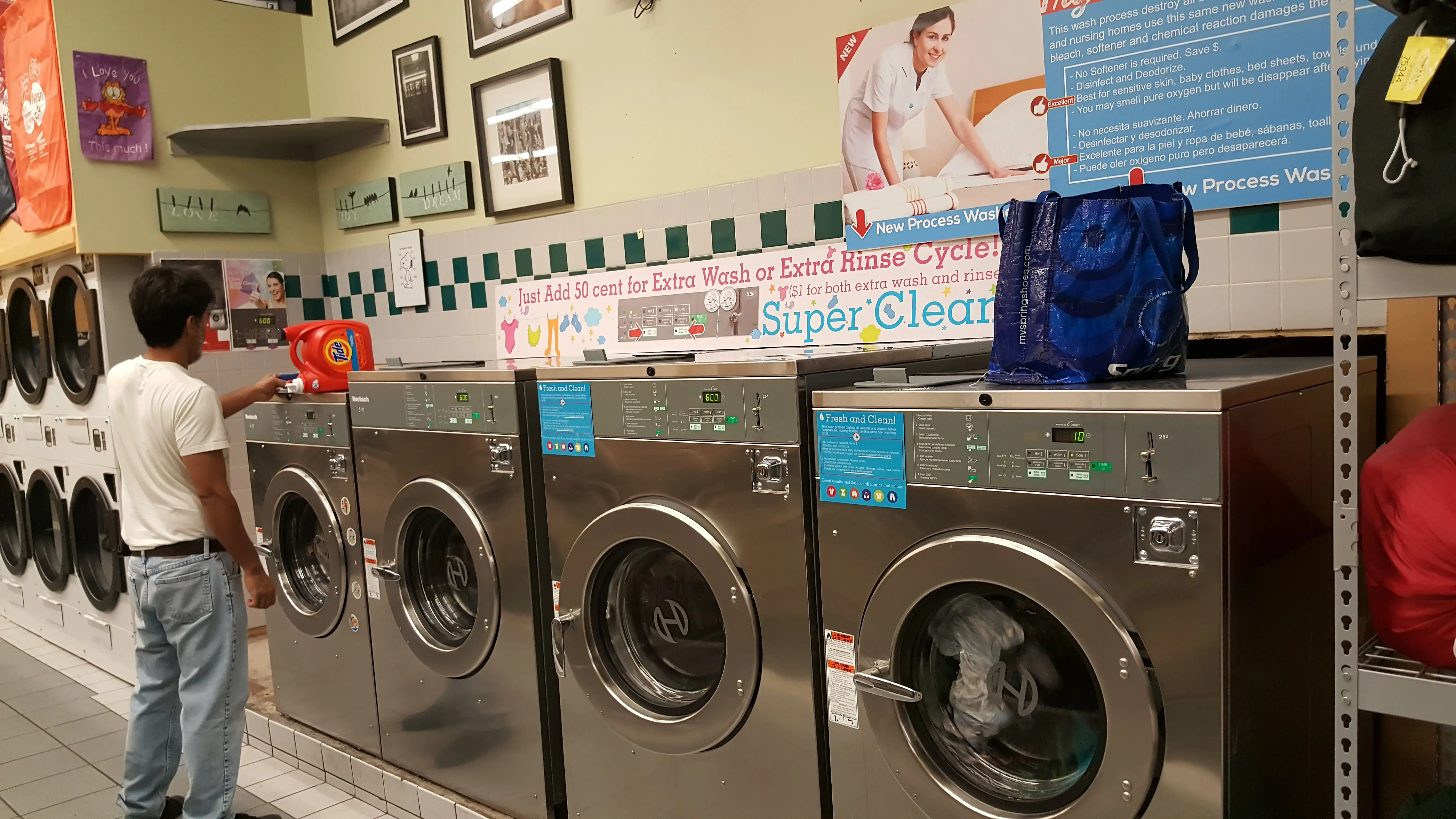 Laundromat On the Mall thumbnail 1