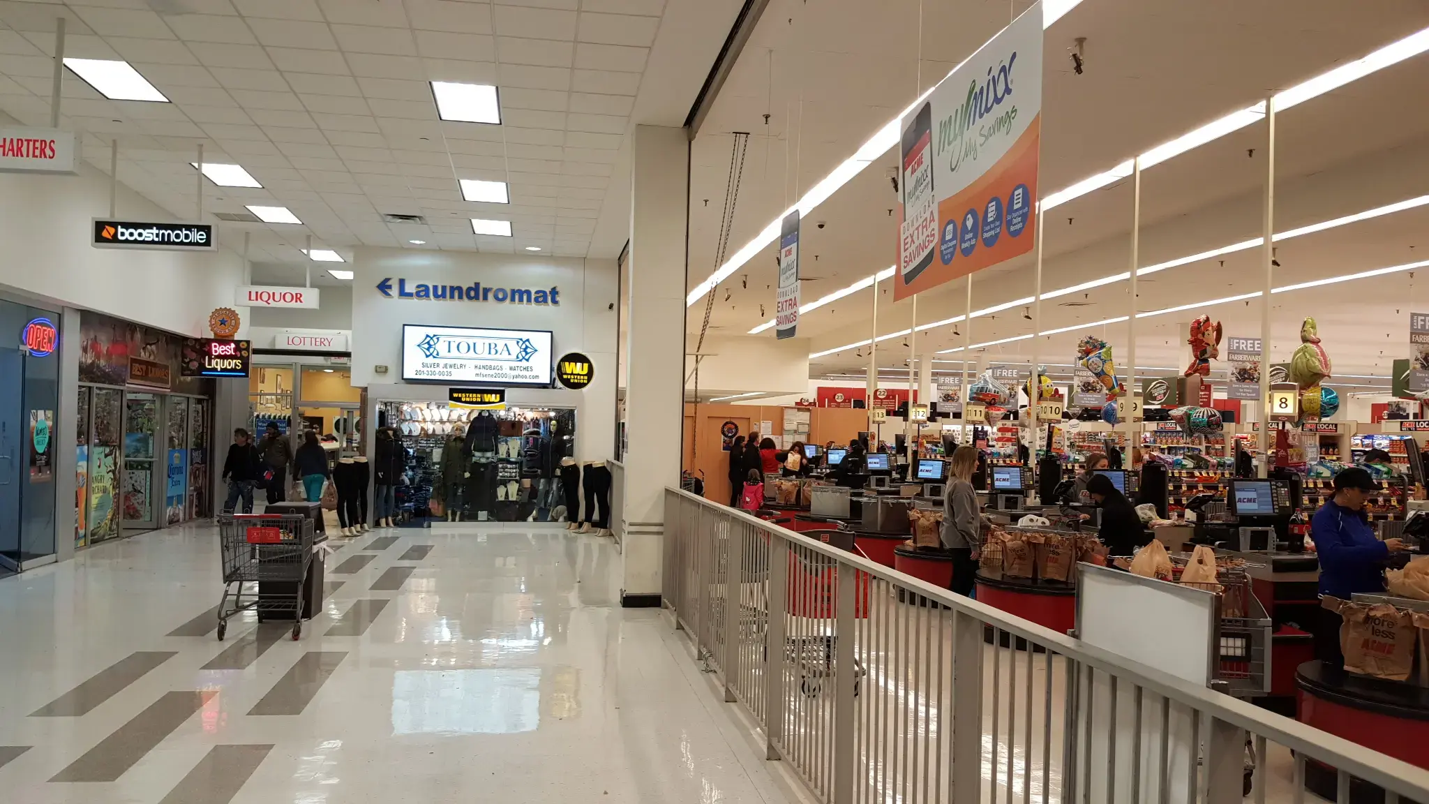 Laundromat On the Mall - Image 12