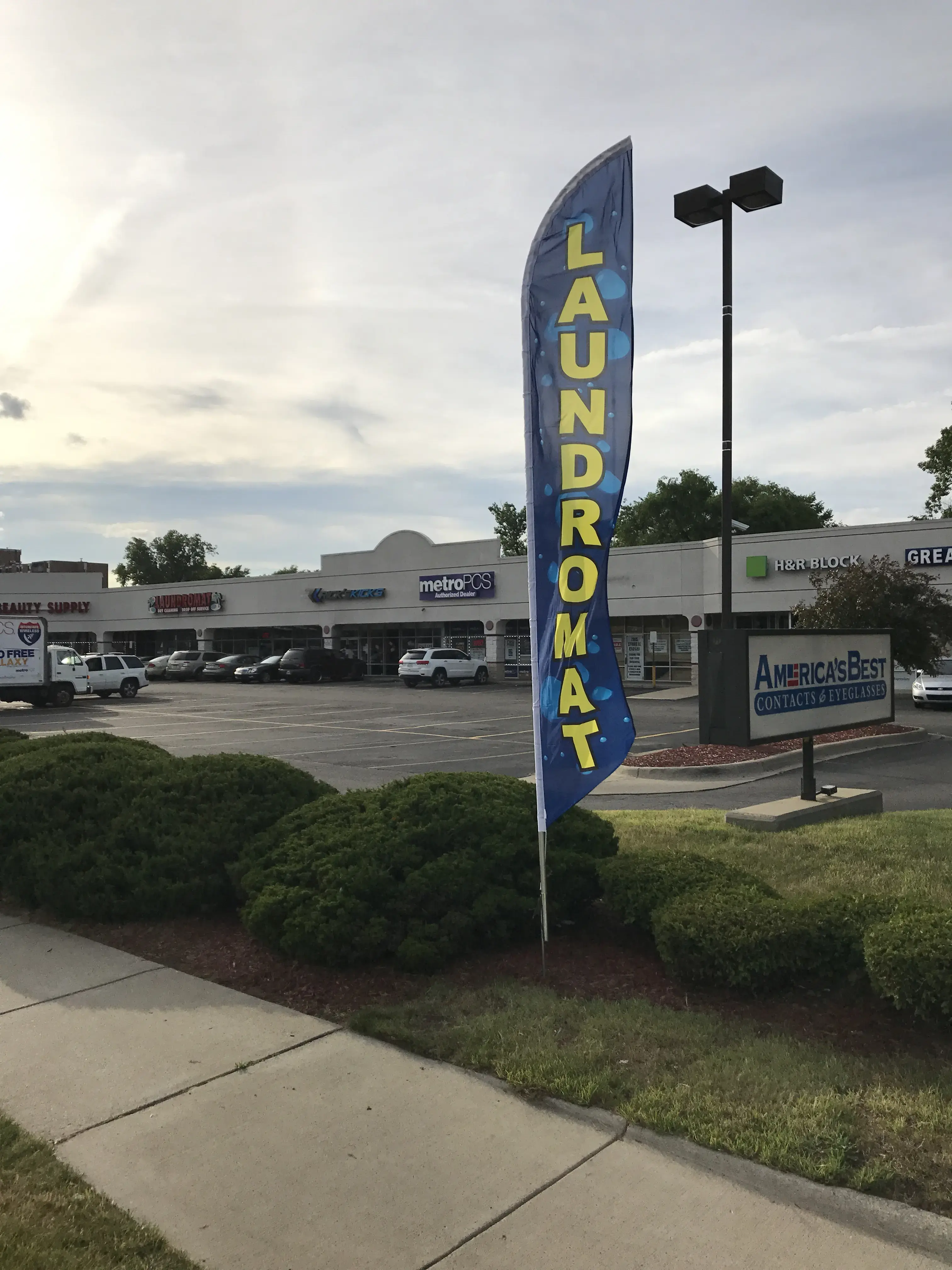 Laundromat Palace - Image 7