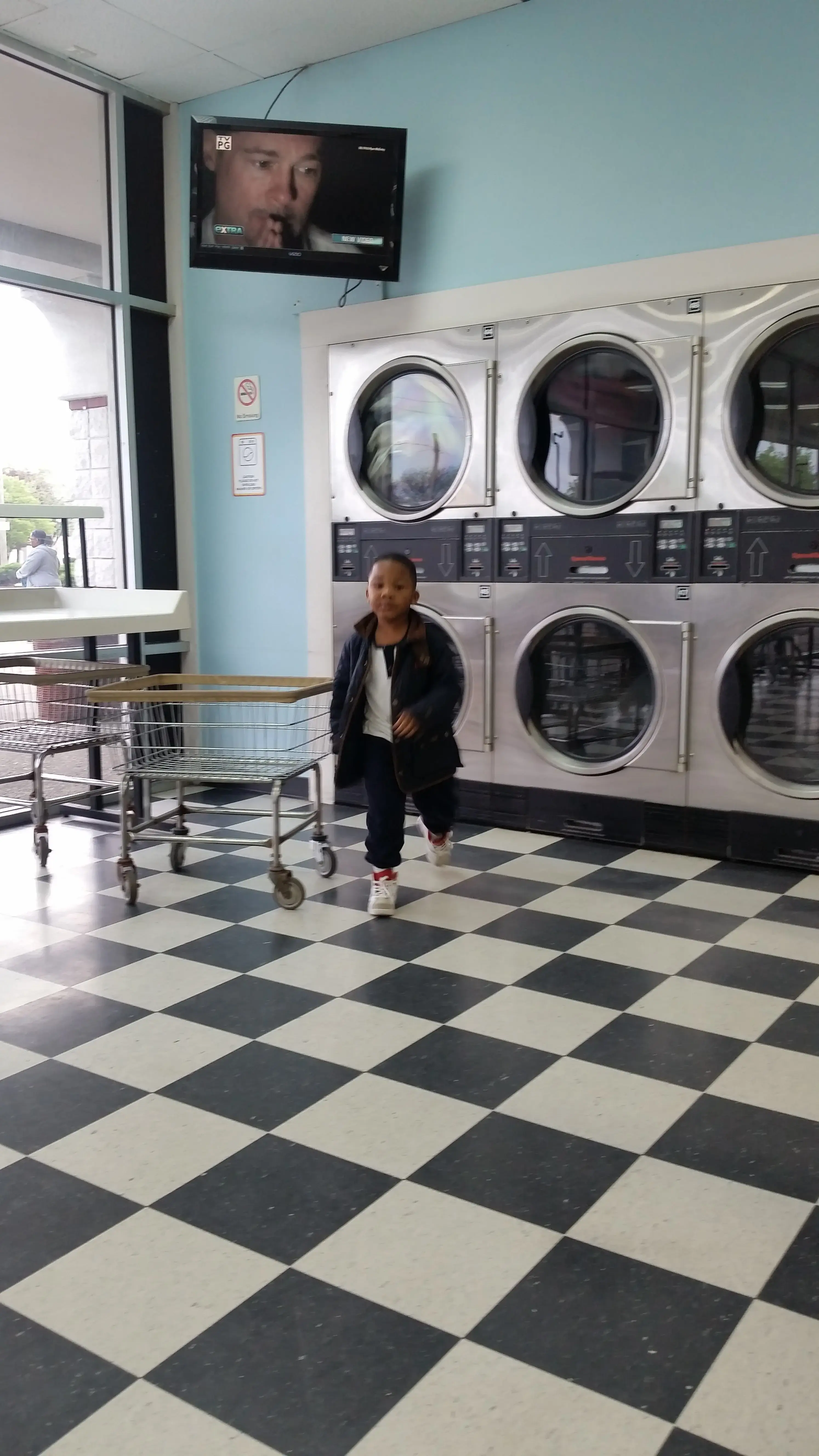 Laundromat Palace - Image 18