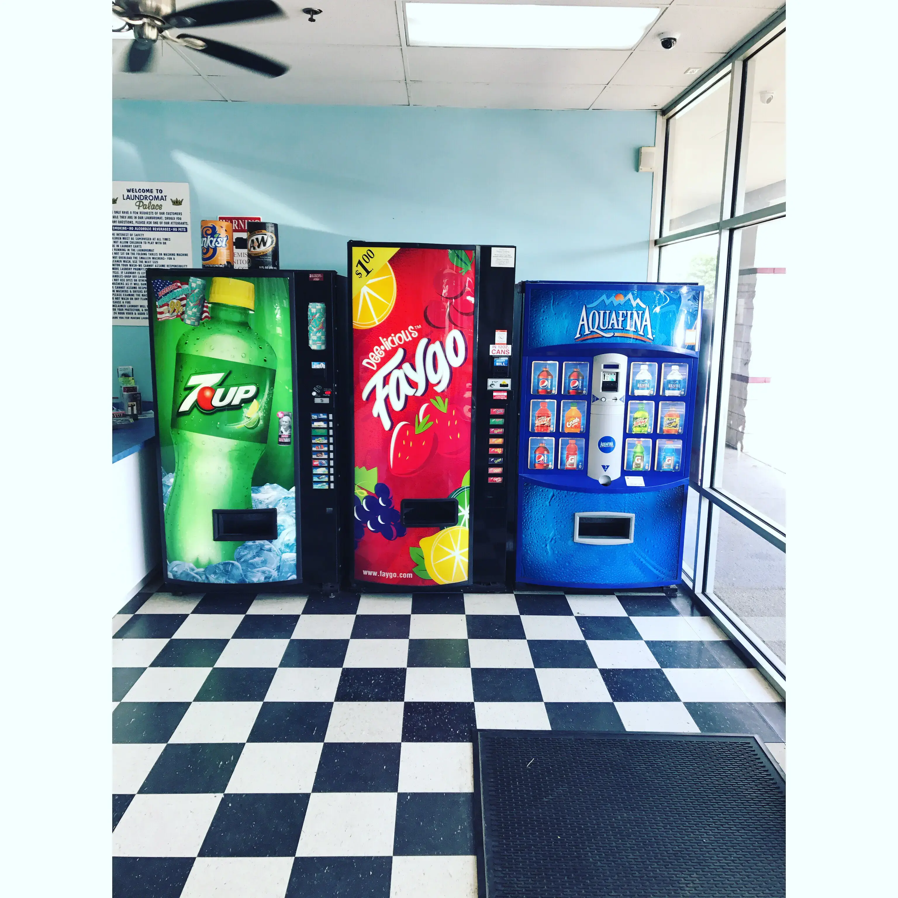 Laundromat Palace thumbnail 15