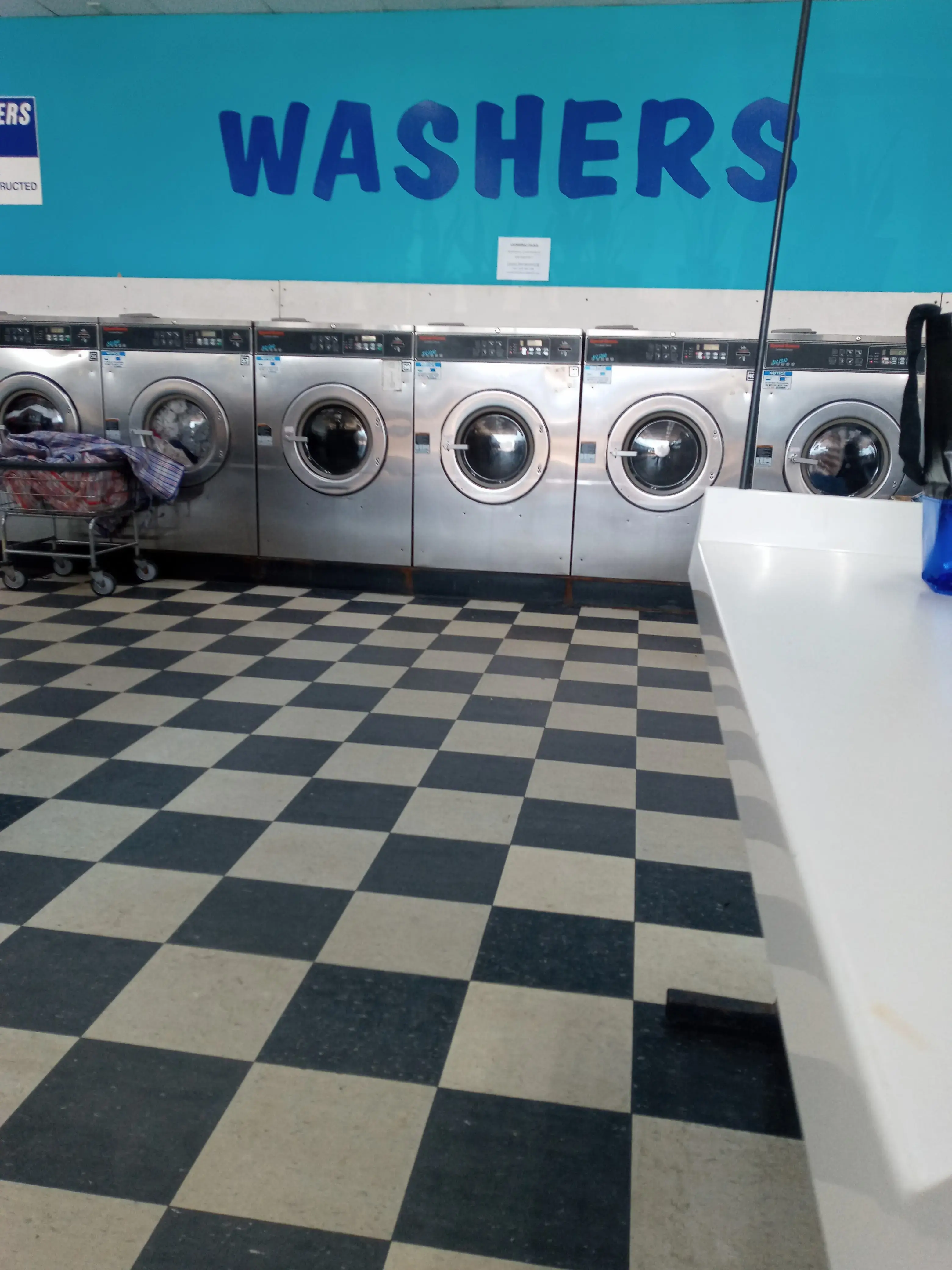 Laundromat Palace - Image 19
