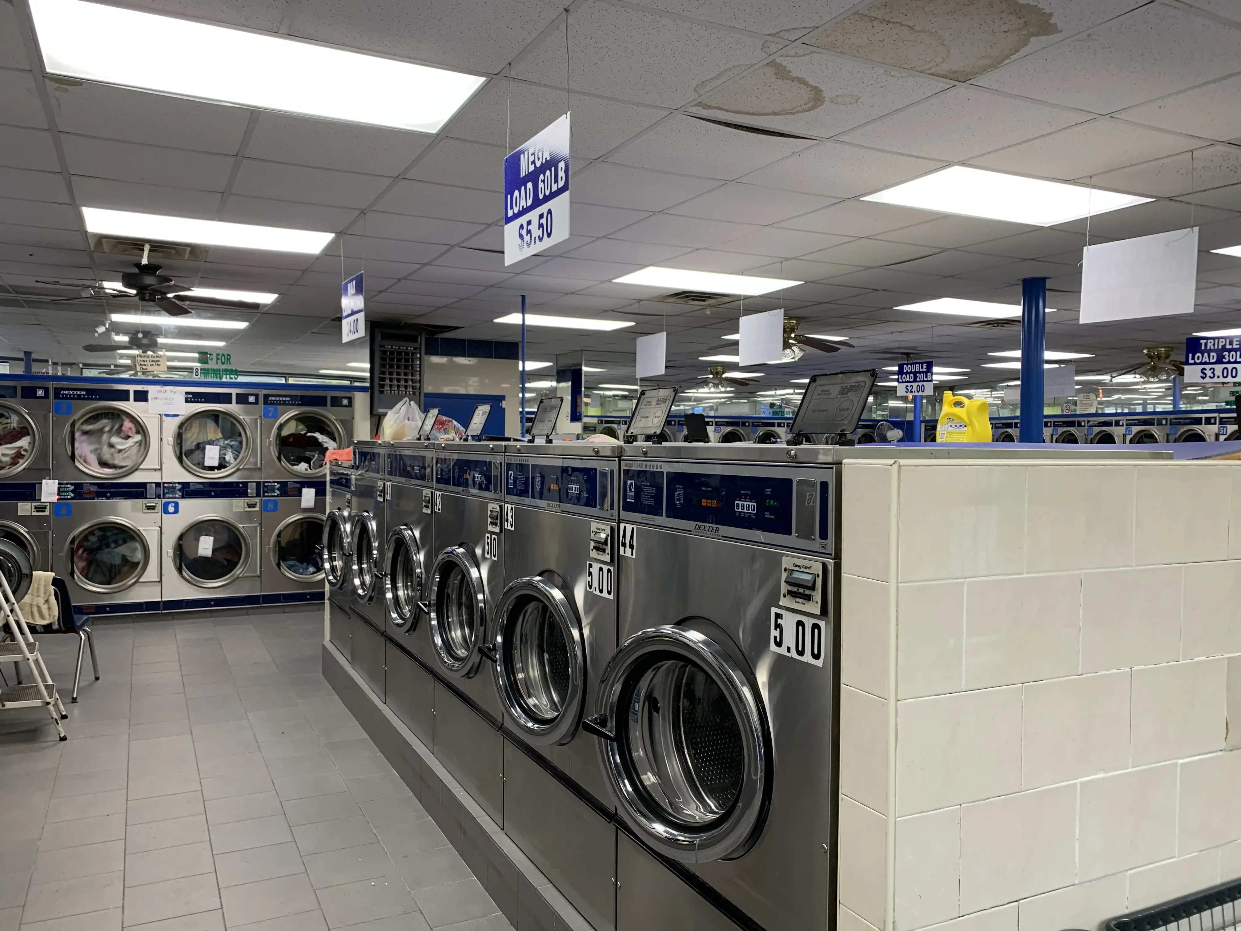 Laundromat Pick Up thumbnail 15