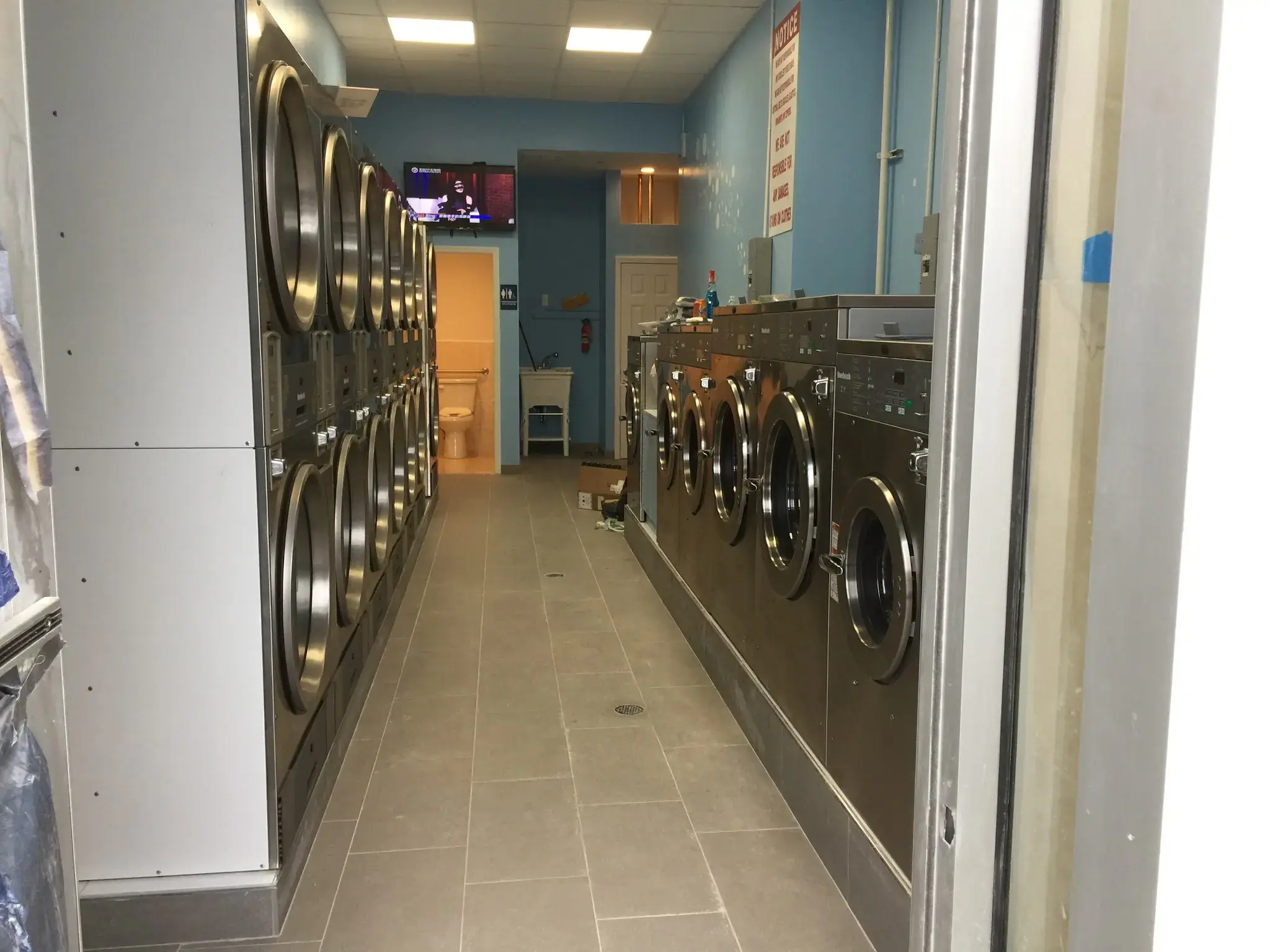 Laundromat Pick Up thumbnail 17