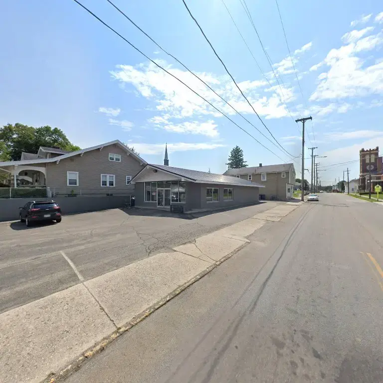 Laundromat - Image 16