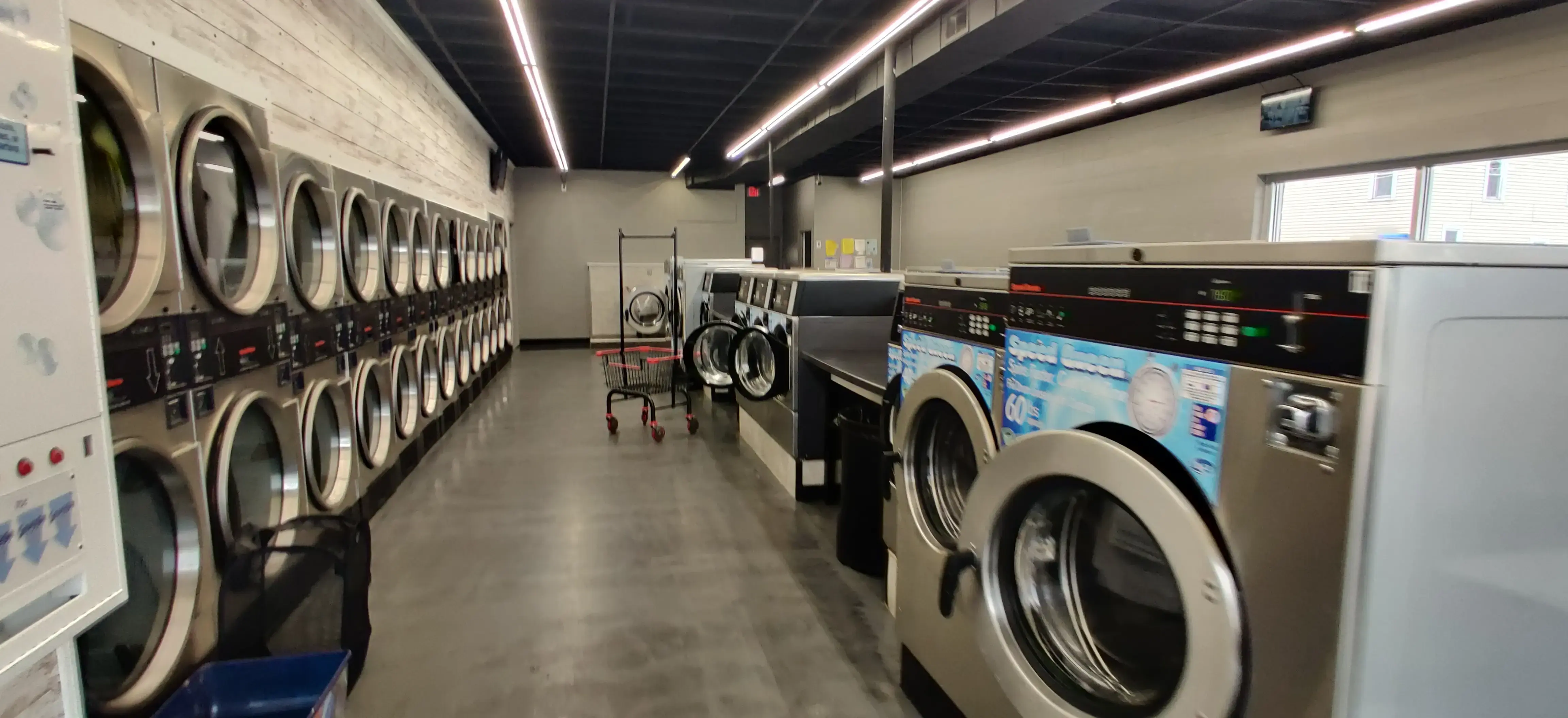 Laundromat thumbnail 15