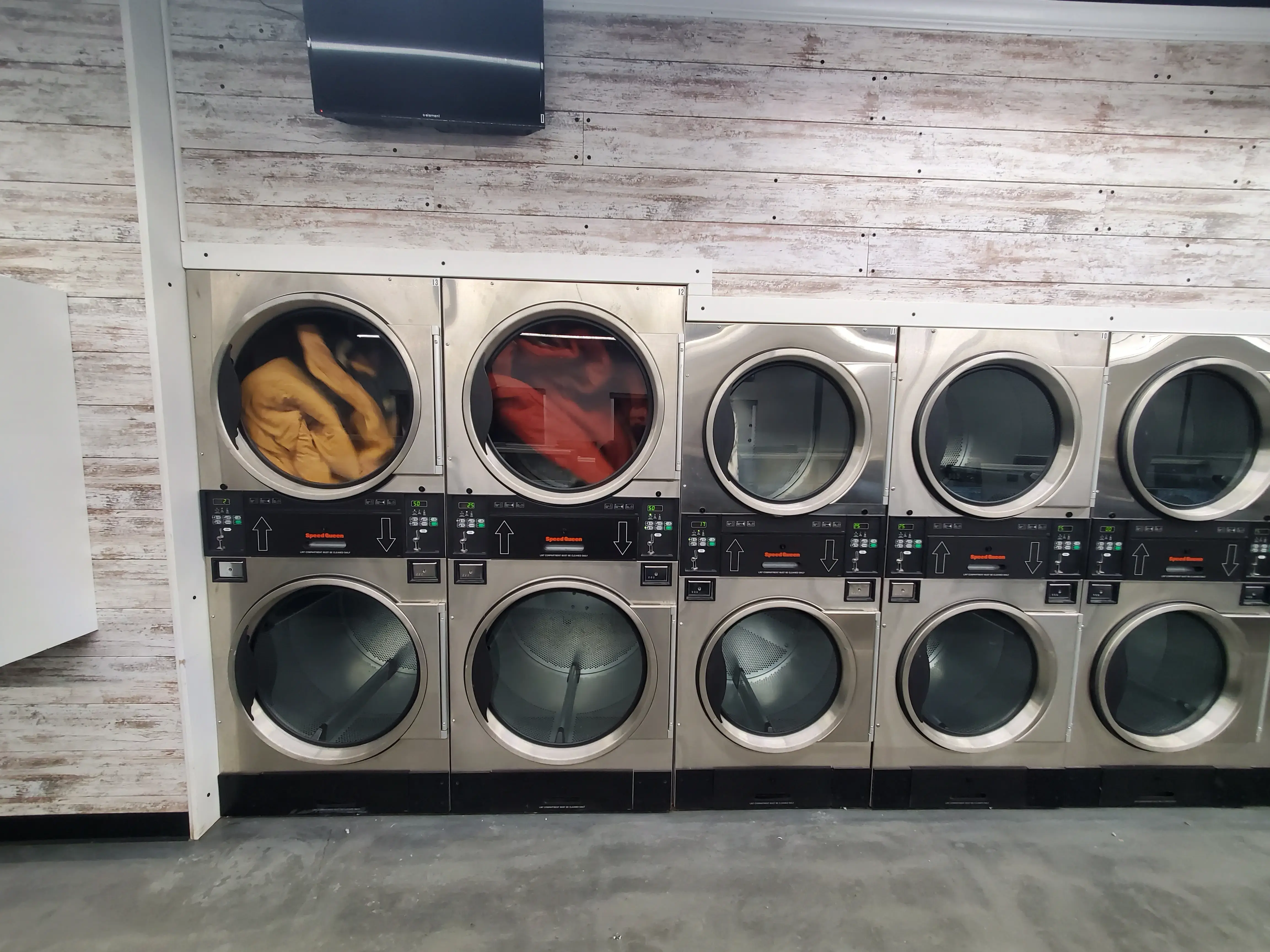 Laundromat thumbnail 3