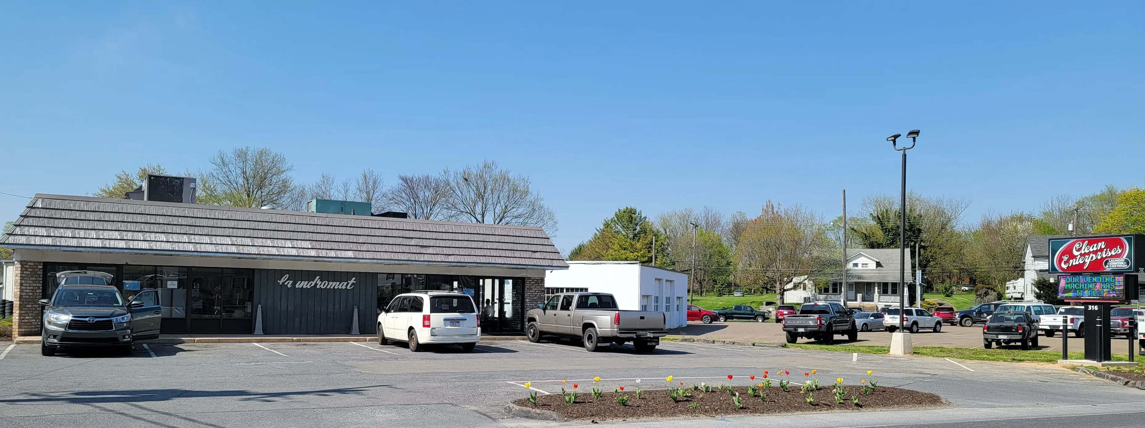 Laundromat thumbnail 4