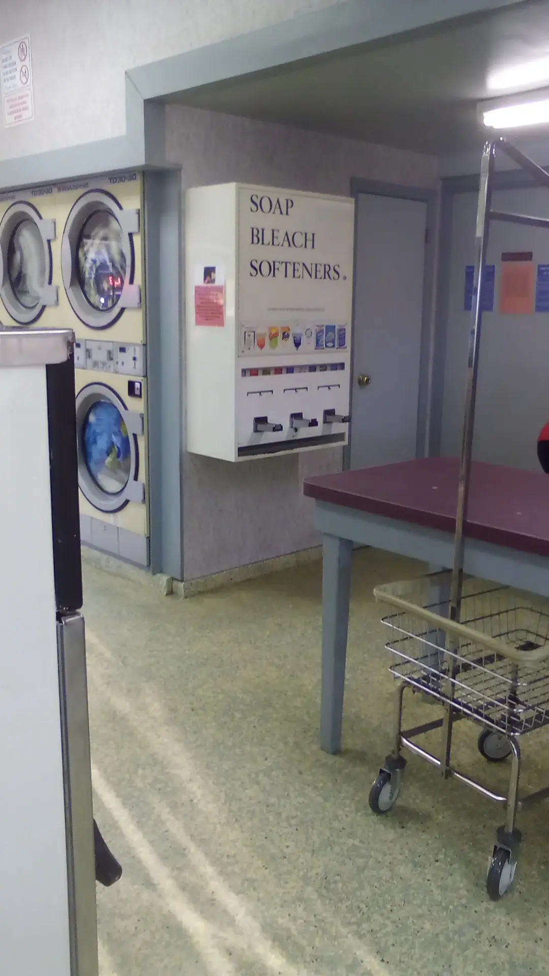 Laundromat - Image 5