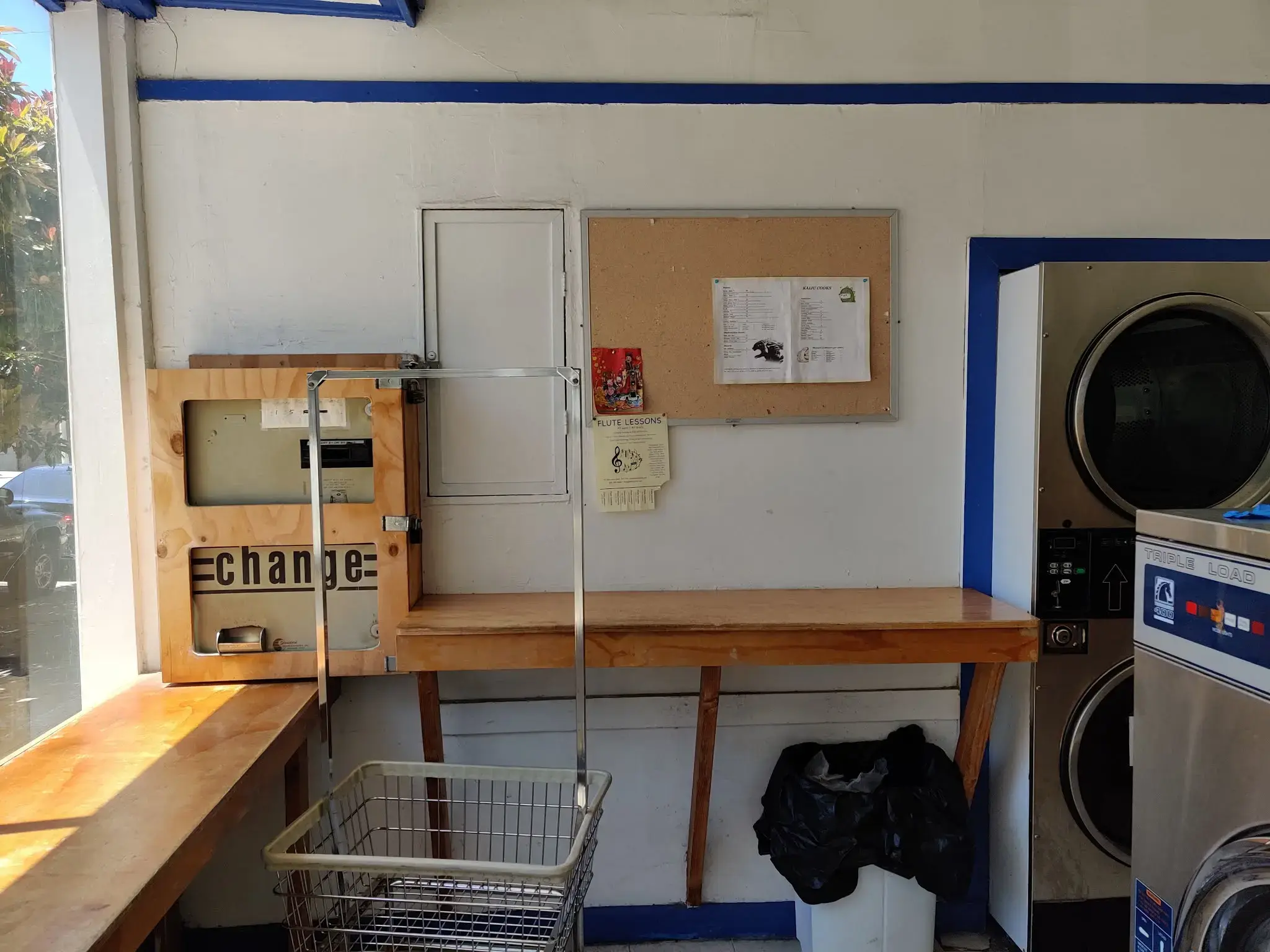 Laundromat - Image 3