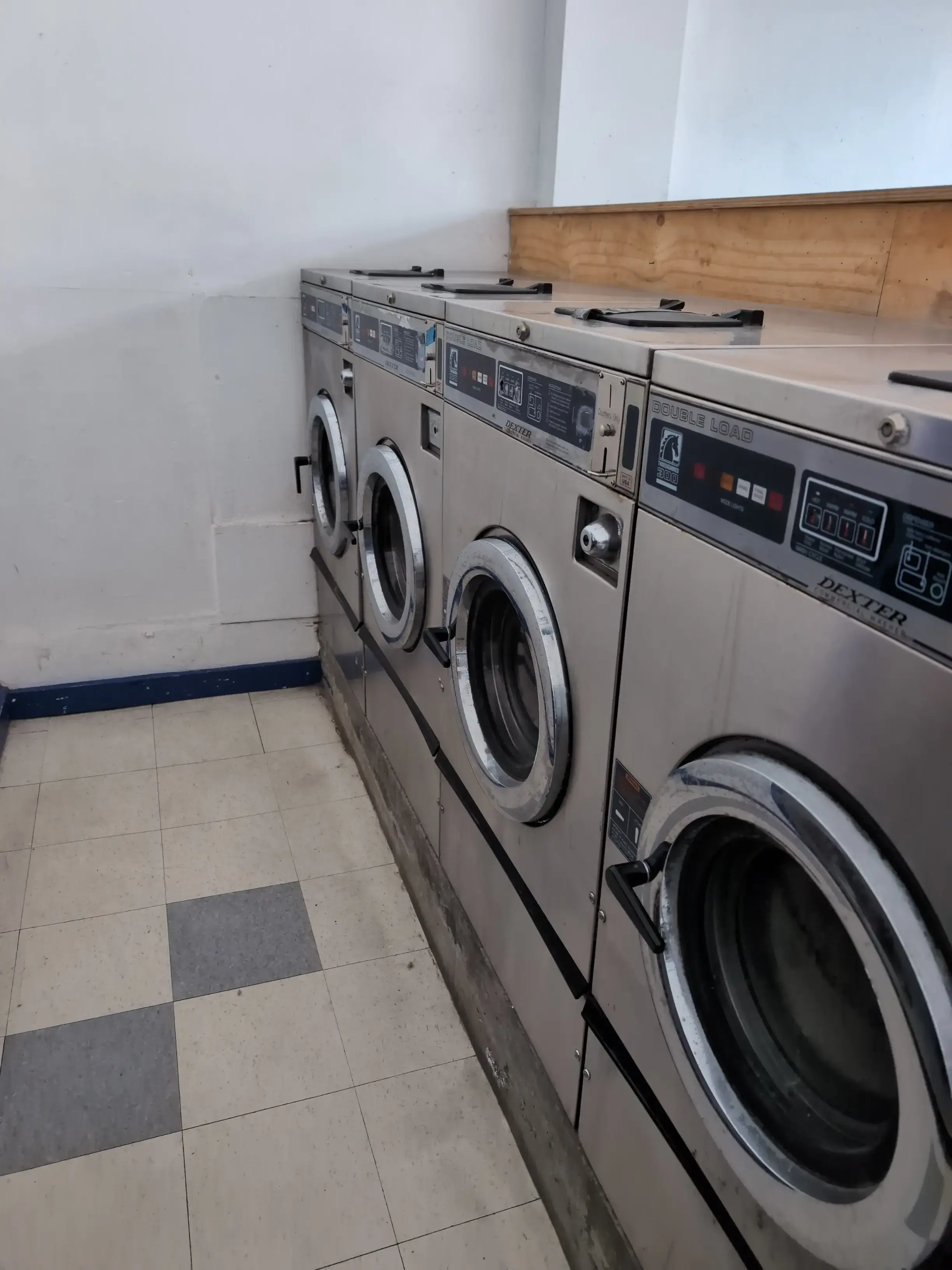 Laundromat thumbnail 10