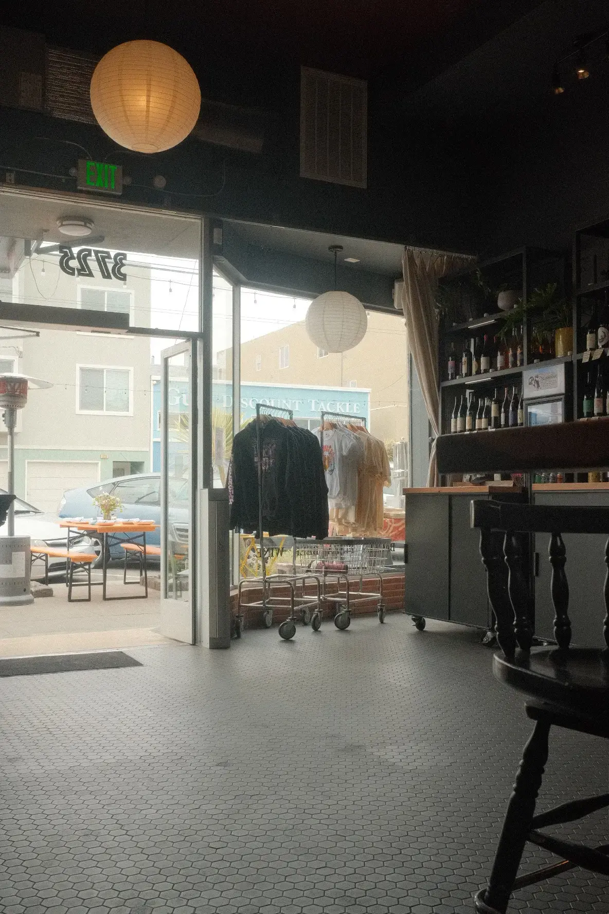 Laundromat - Image 8