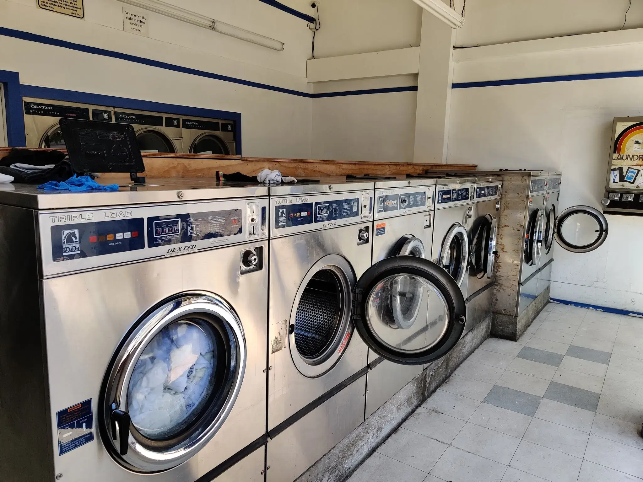 Laundromat - Image 1