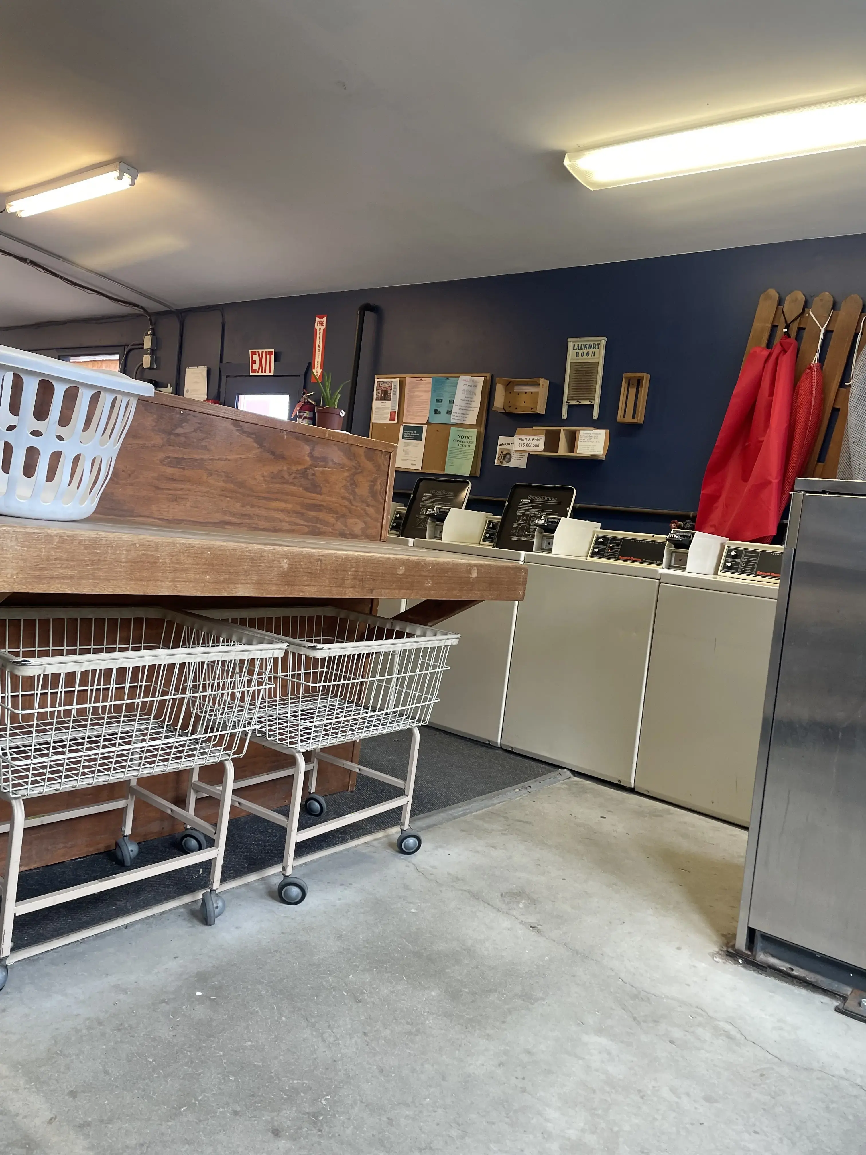 Laundromat thumbnail 3