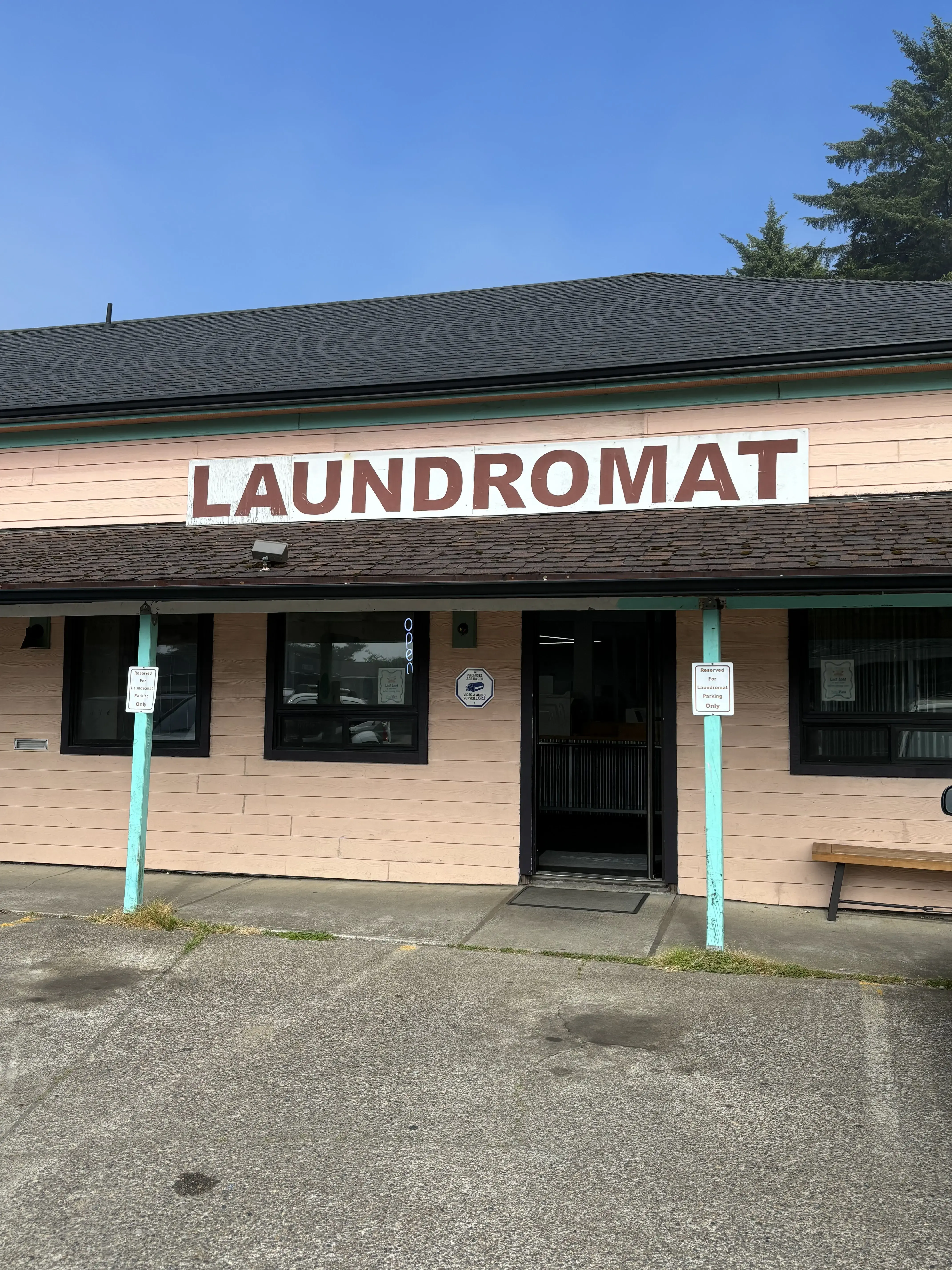 Laundromat - Image 5