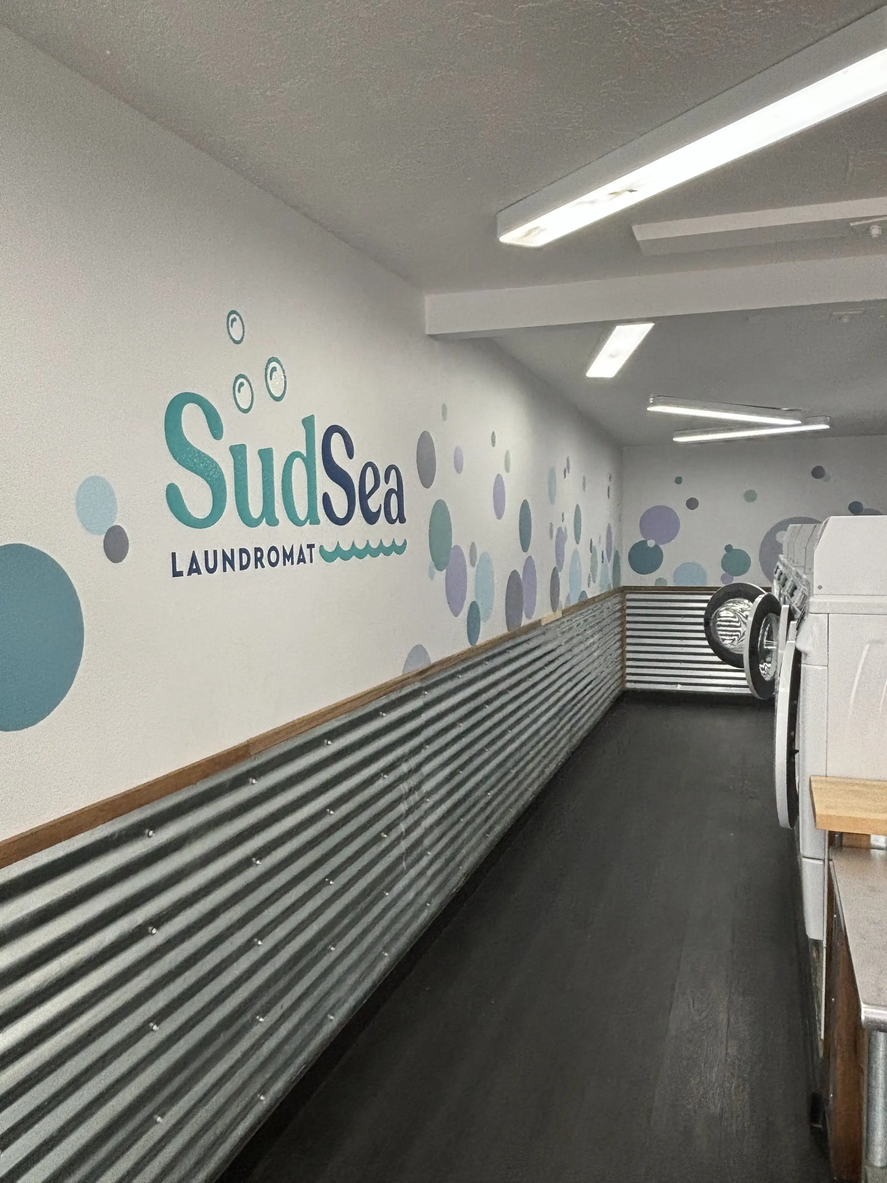 Laundromat - Image 9