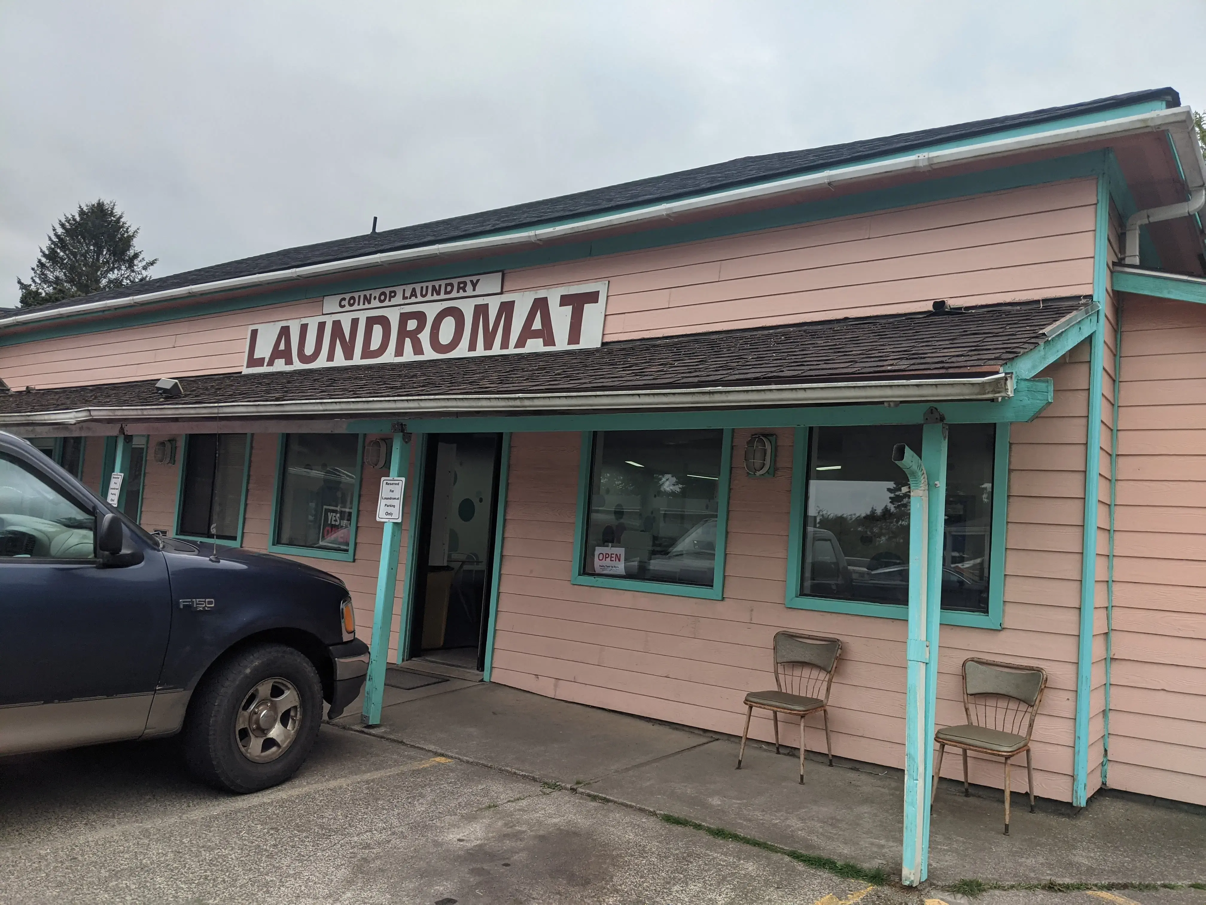 Laundromat - Image 2