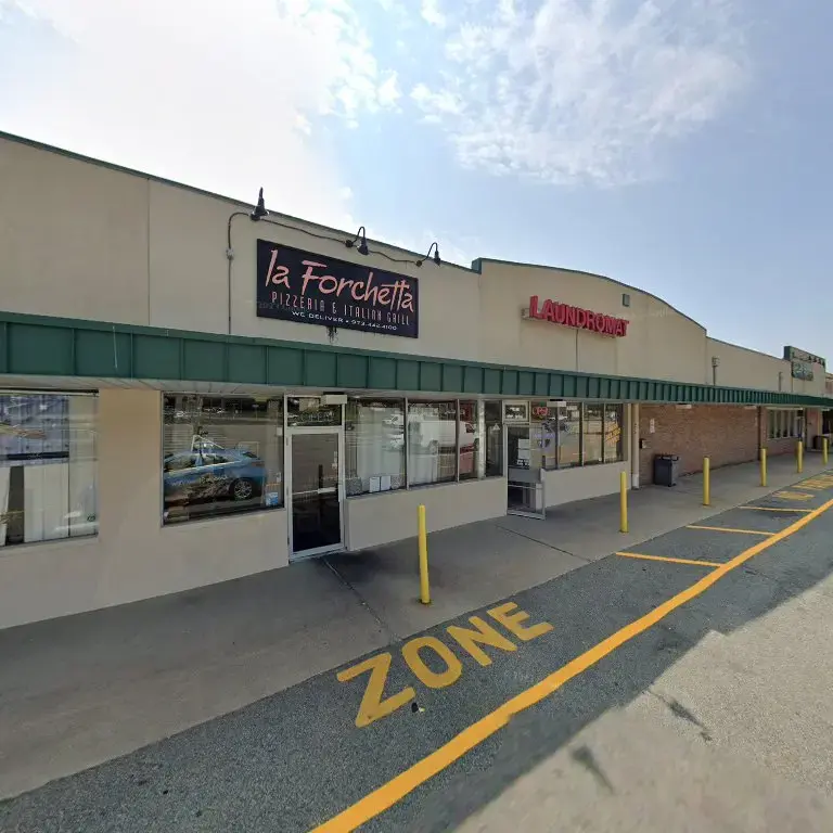Laundromat - Image 2