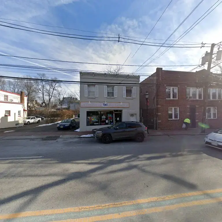 Laundromat Yin's Dry Cleaners location