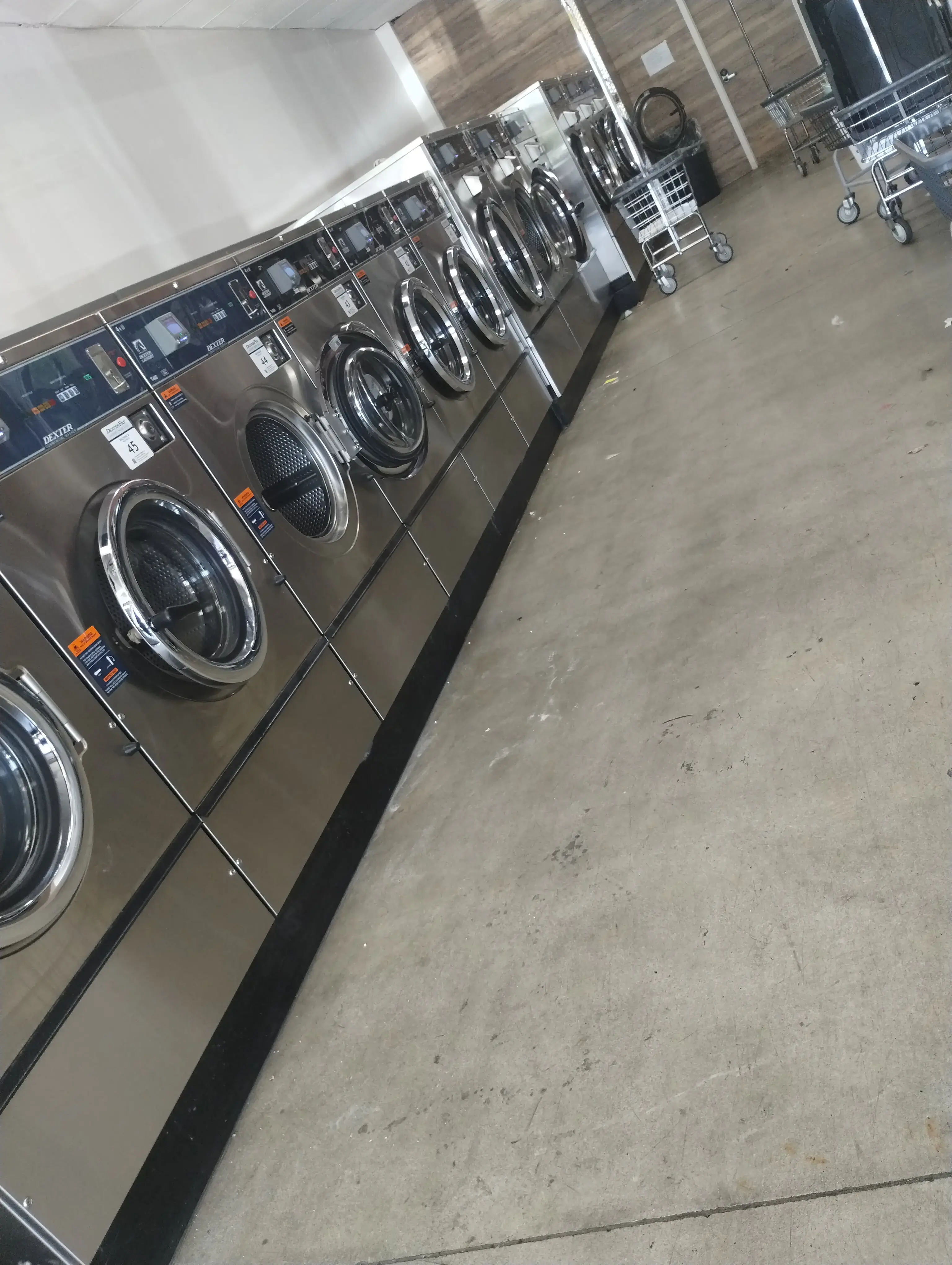 Laundromat thumbnail 7