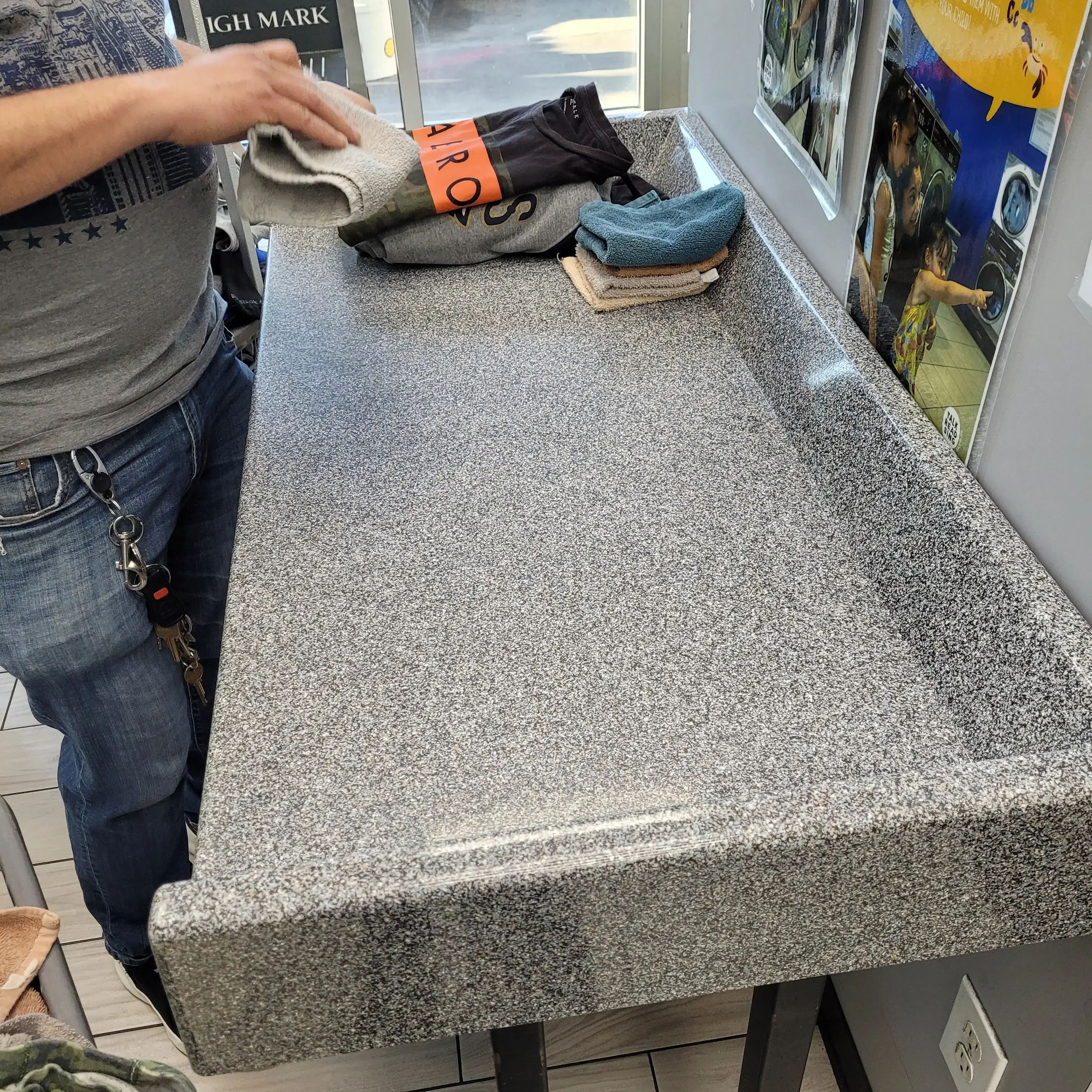 Laundromat Zone - Image 20