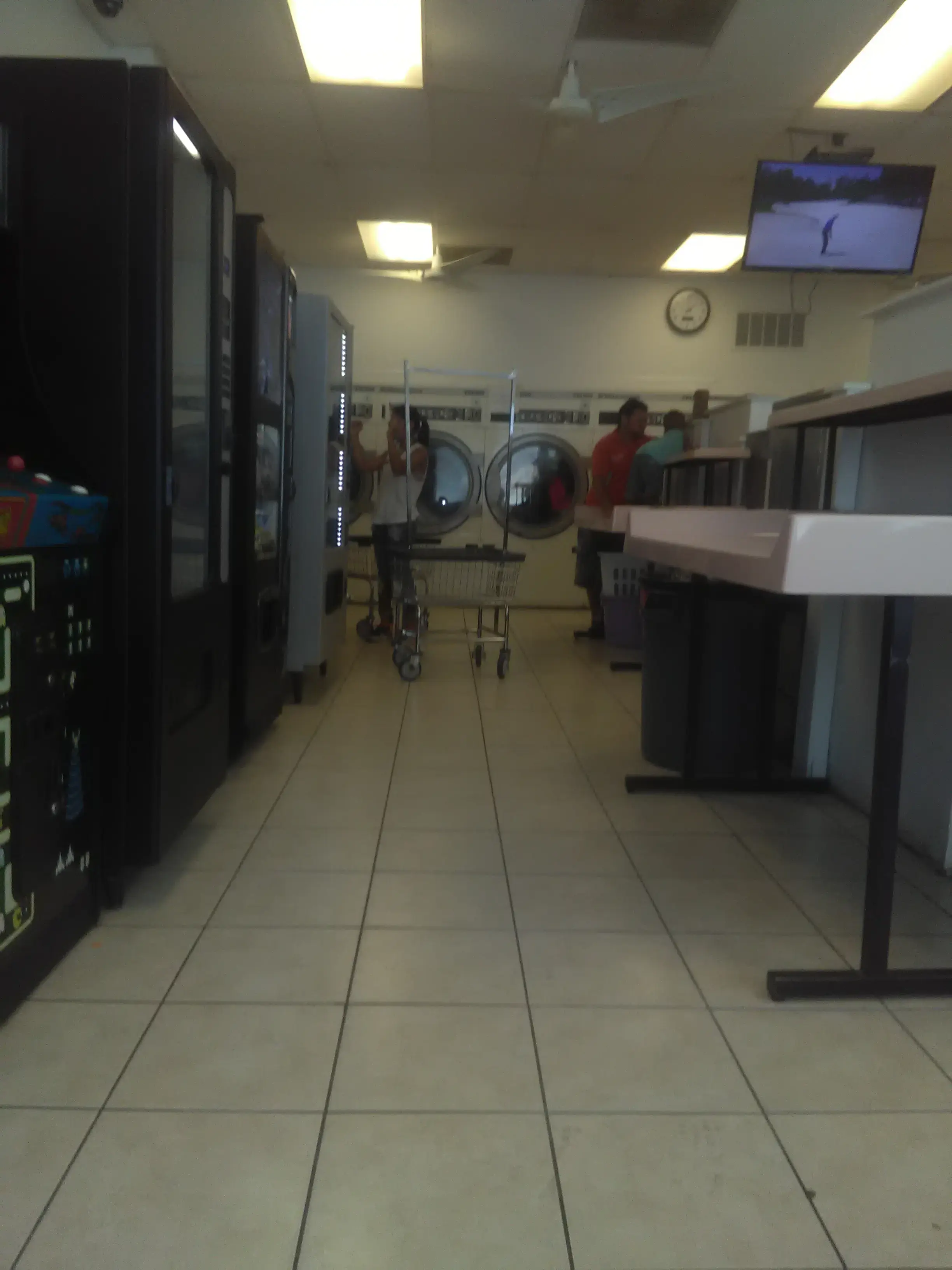 Laundromat Zone - Image 8