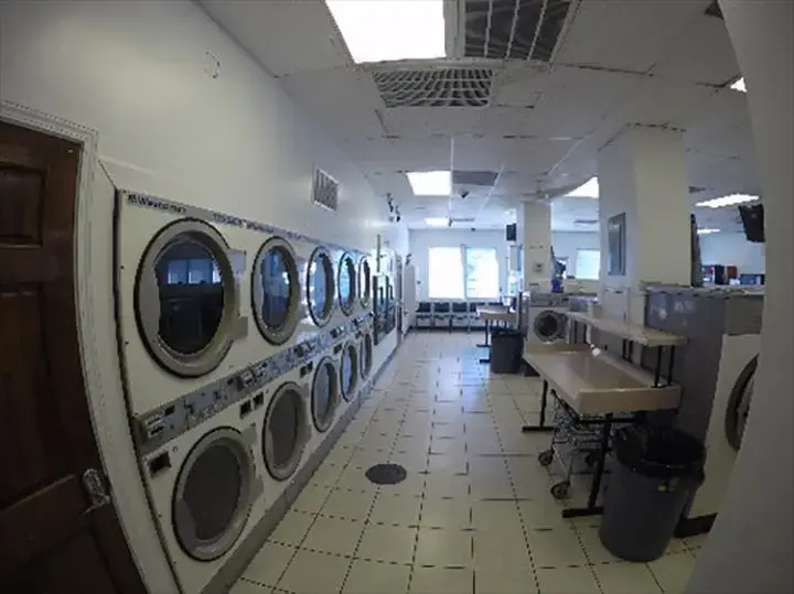 Laundromat Zone - Image 7