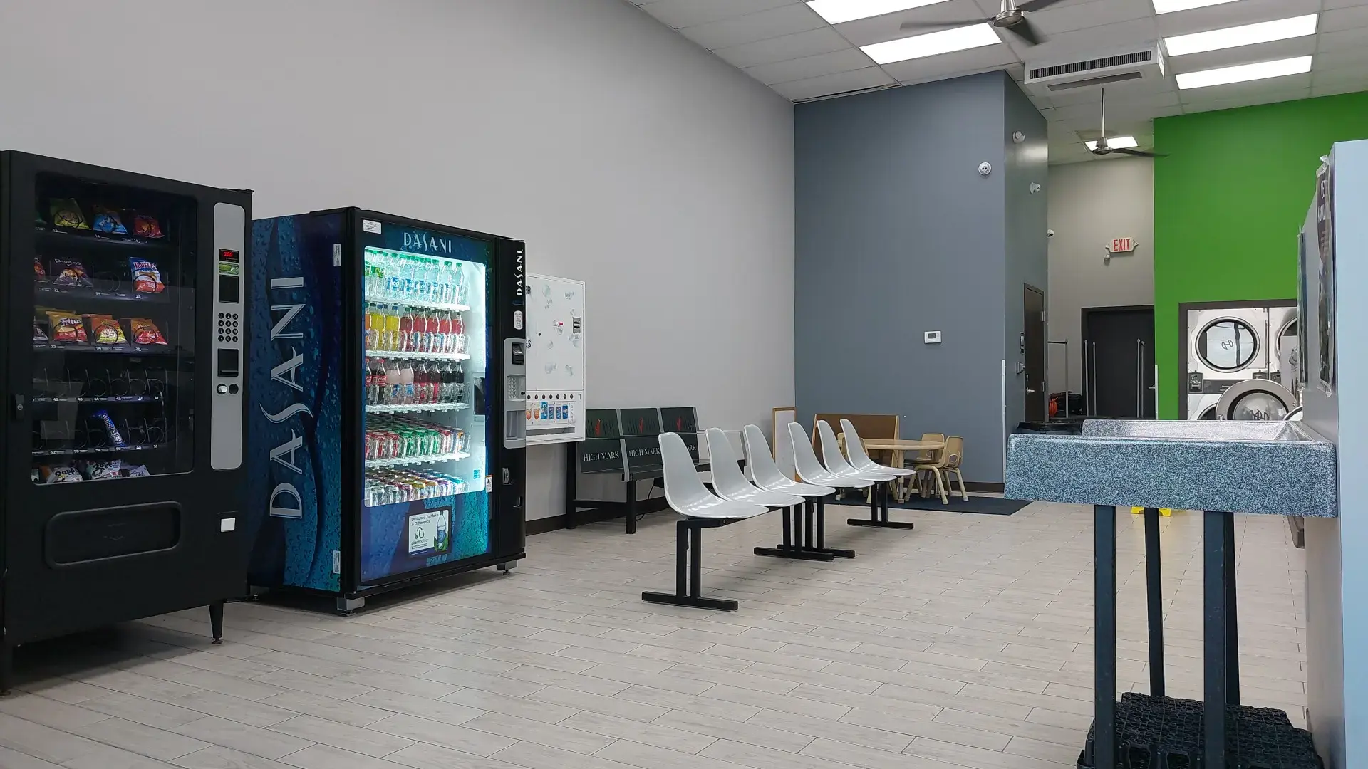 Laundromat Zone - Image 8