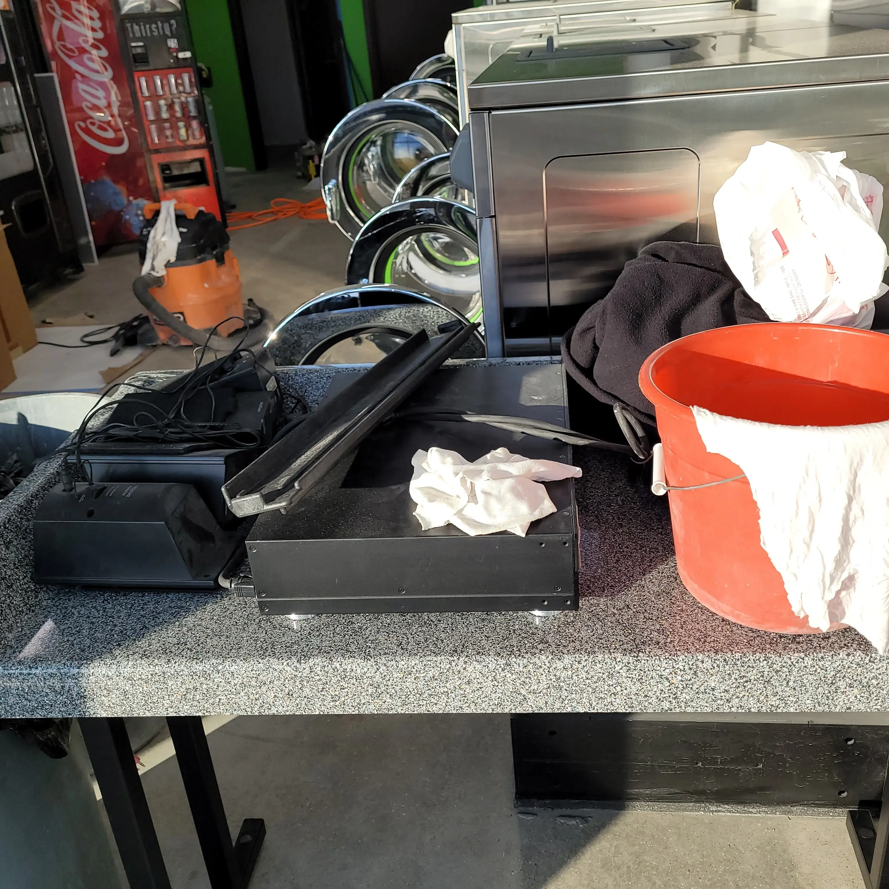 Laundromat Zone - Image 11