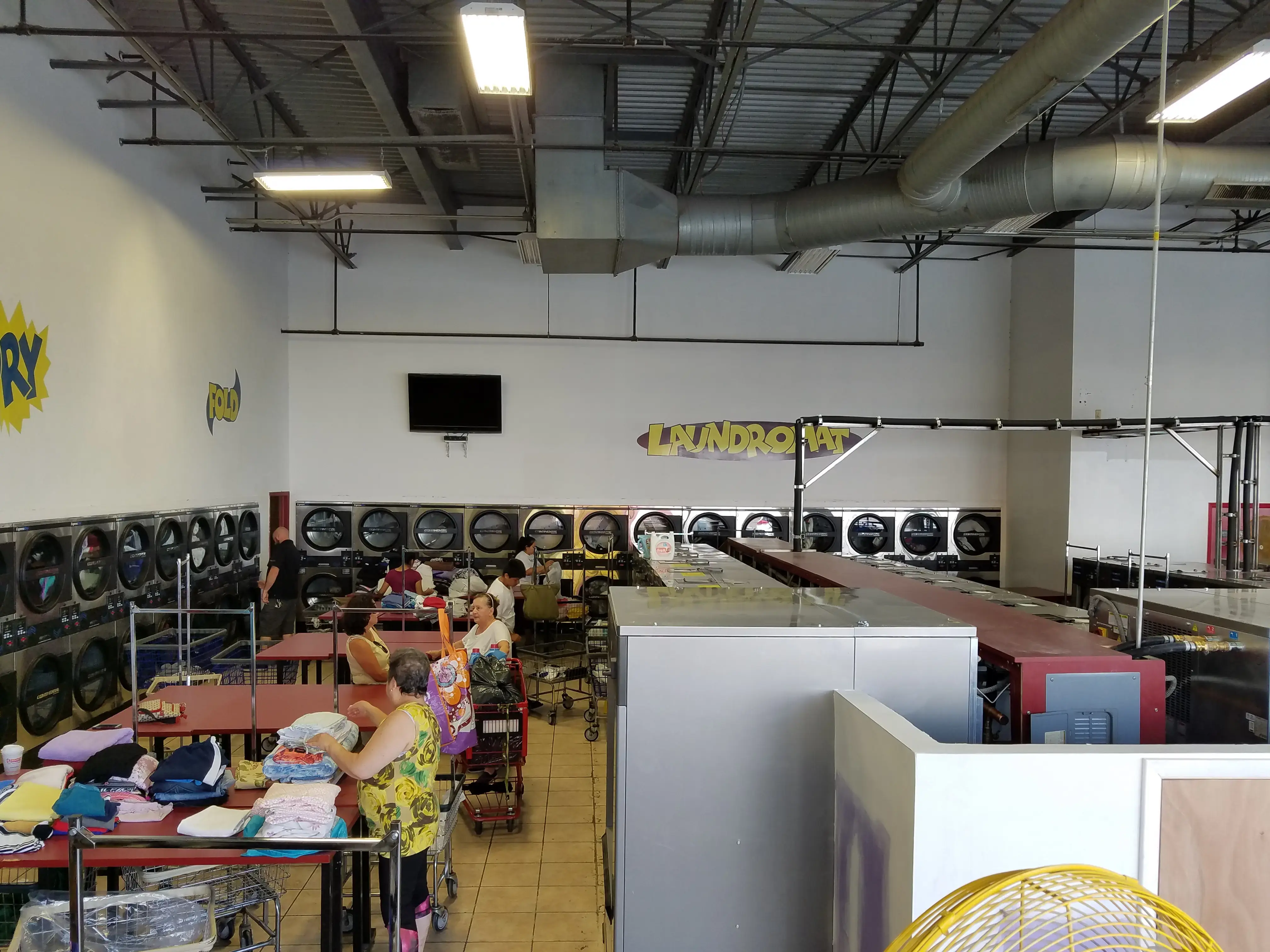 Laundromat@Fairview - LAST WASH 8:30 P.M. thumbnail 11