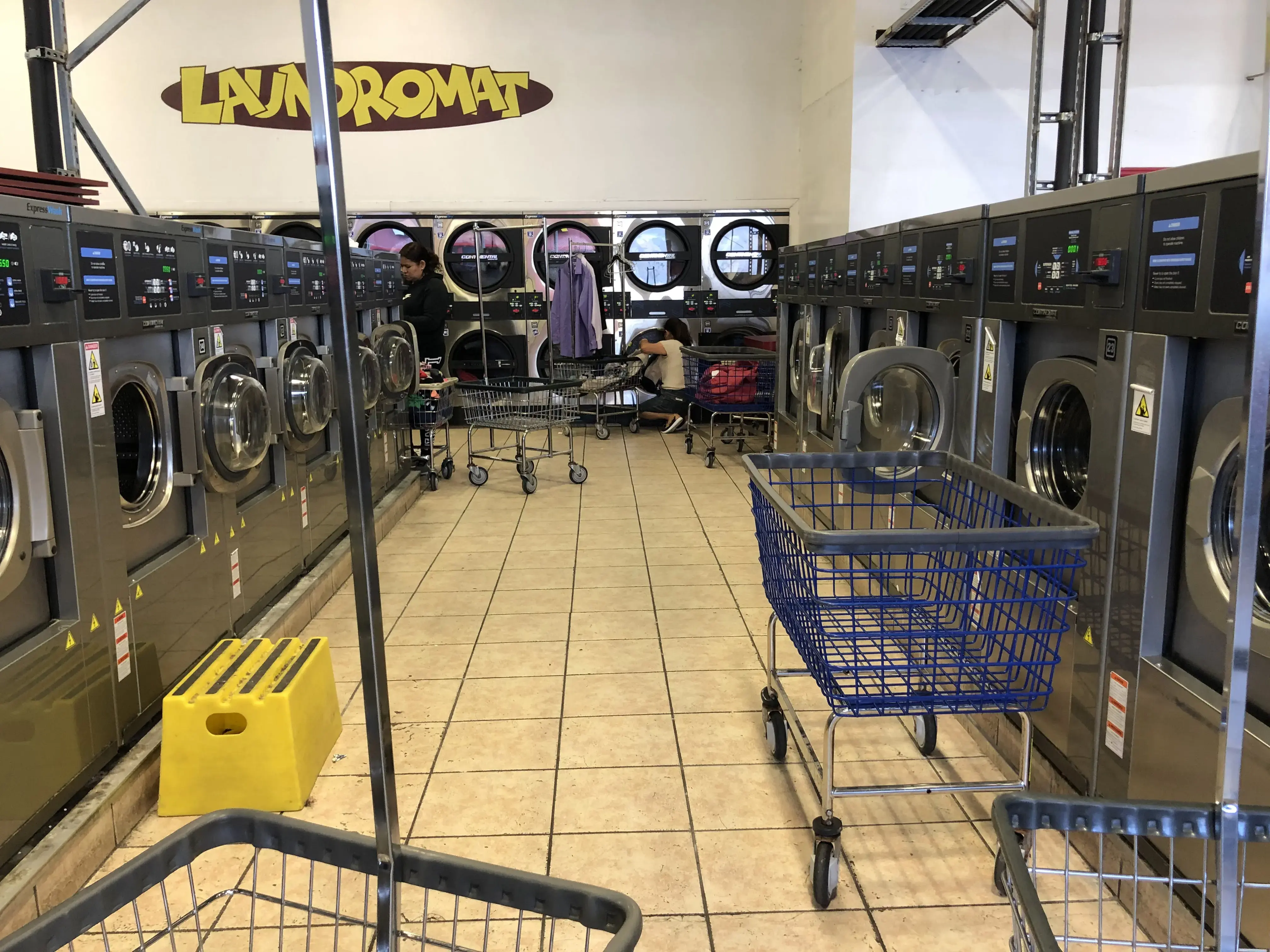Laundromat@Fairview - LAST WASH 8:30 P.M. thumbnail 4