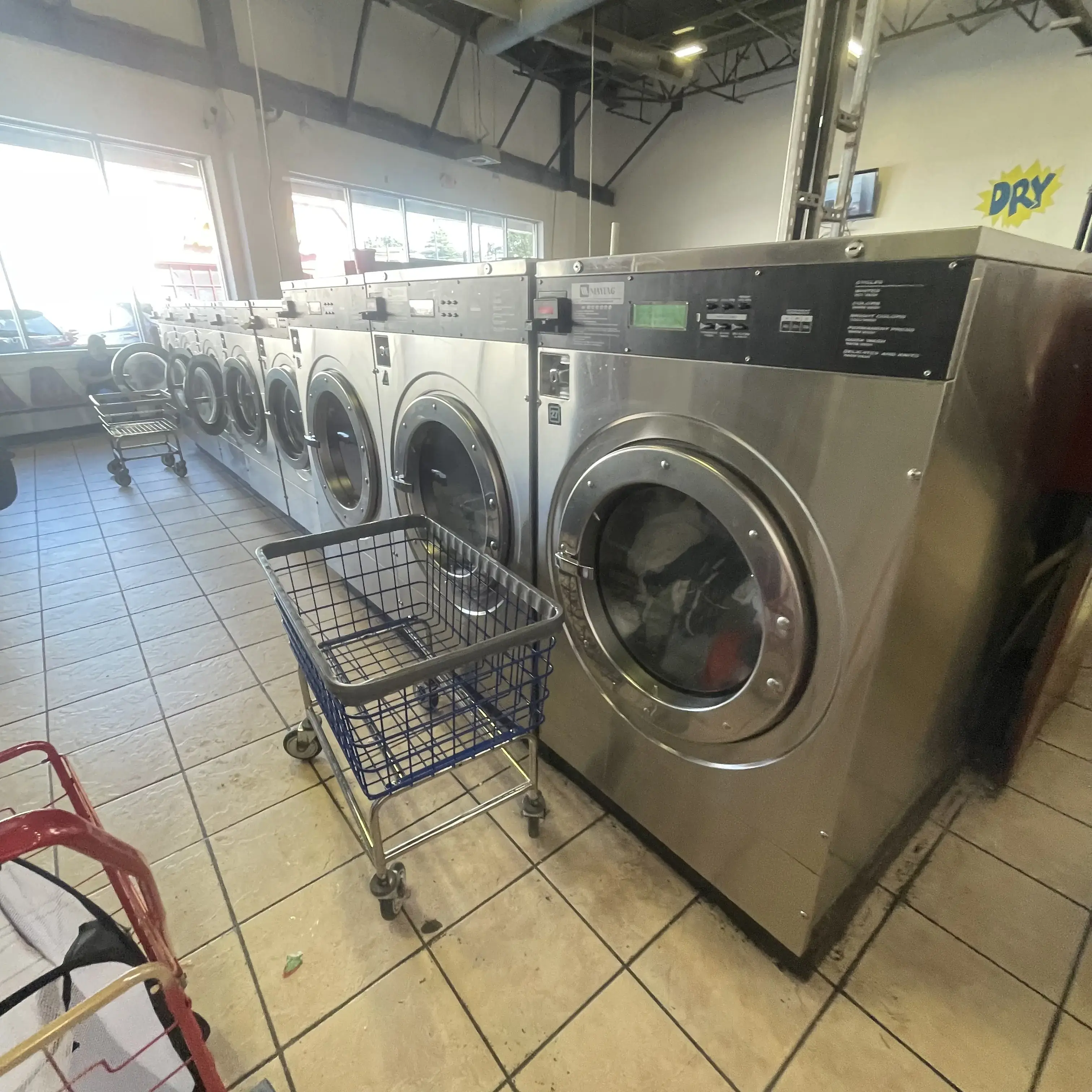 Laundromat@Fairview - LAST WASH 8:30 P.M. thumbnail 13